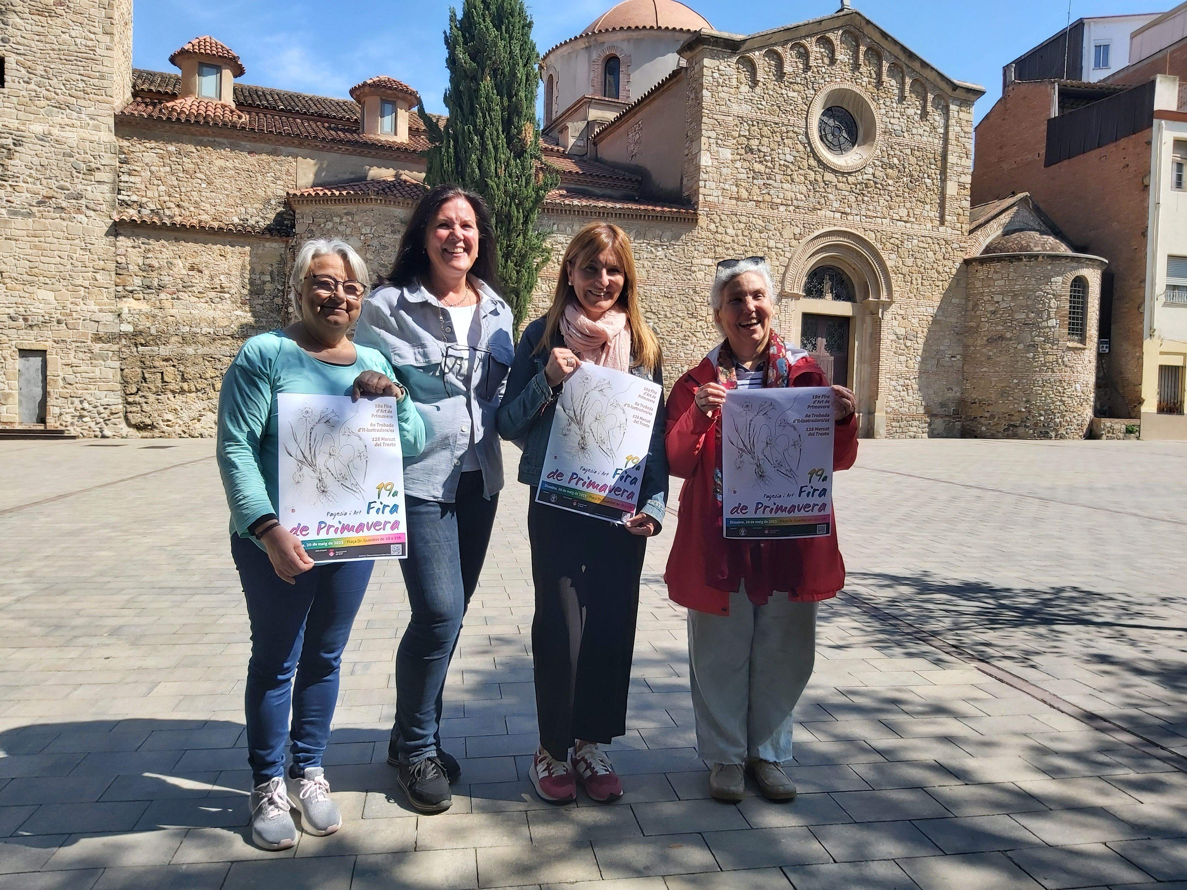 Membres de l'Associació de Sant Galderic amb l'alcaldessa de Rubí, Ana María Martínez, en la presentació de la fira de primavera. FOTO: E.L.
