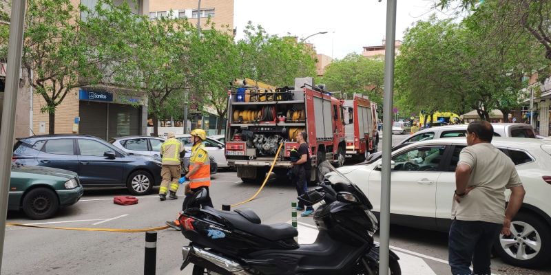 Incendi a un pis del carrer Prat de la Riba. FOTO: Cedida
