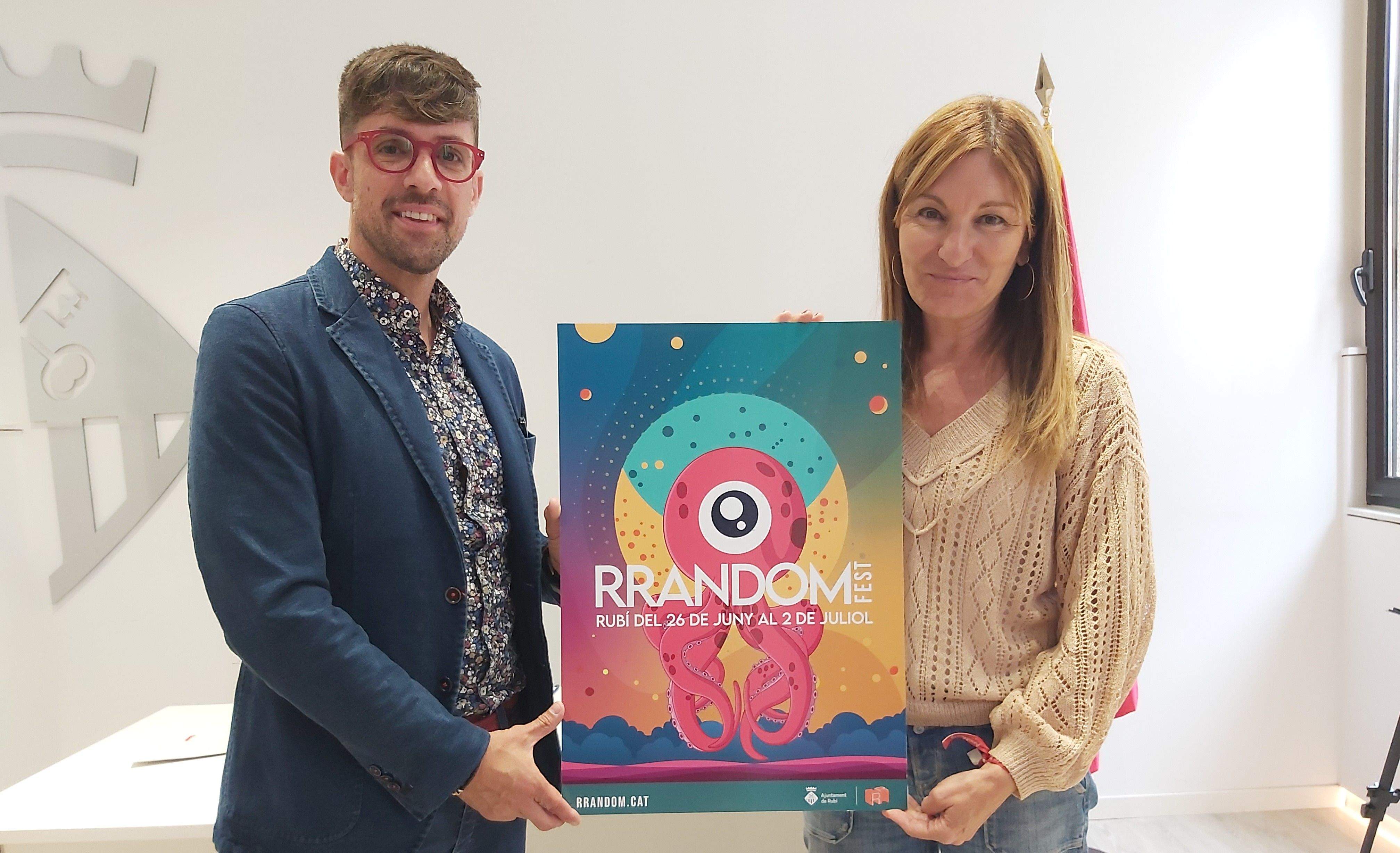 L'alcaldessa de Rubí i el regidor de Cultura durant la presentació del RRANDOM 2023. FOTO: E.L. L'alcaldessa de Rubí i el regidor de Cultura durant la presentació del RRANDOM 2023. FOTO: E.L.