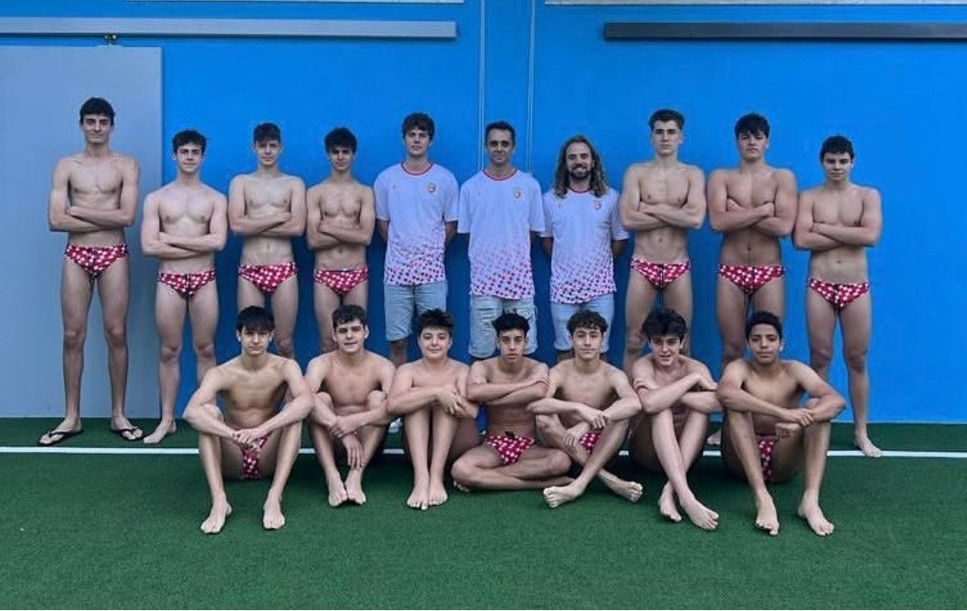 Els cadets masculins de waterpolo del CN Rubí, sisens de Catalunya. FOTO: Cedida
