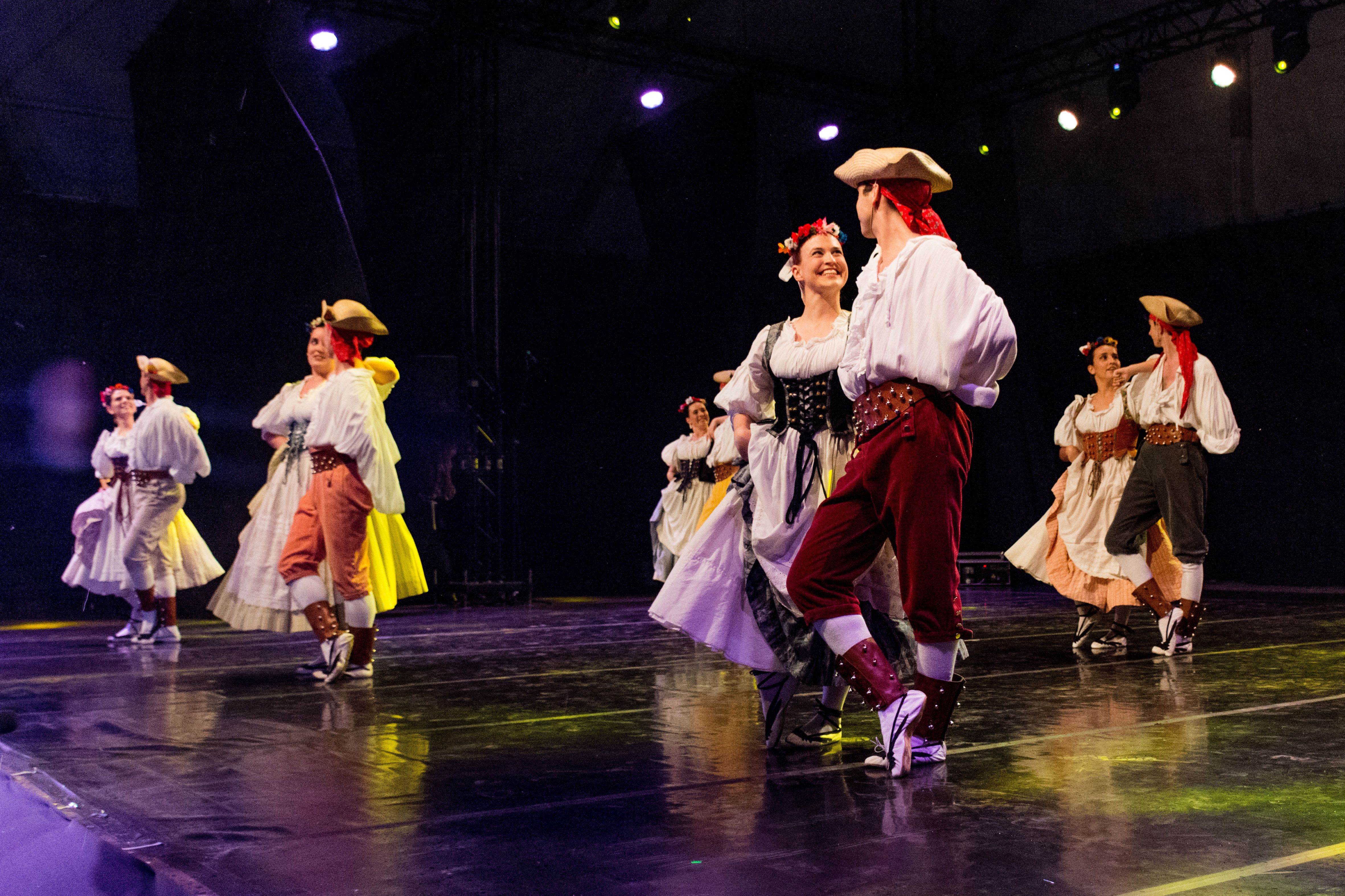 Espectacle de l'Esbart Dansaire per la Festa Major. FOTO: Carmelo Jiménez