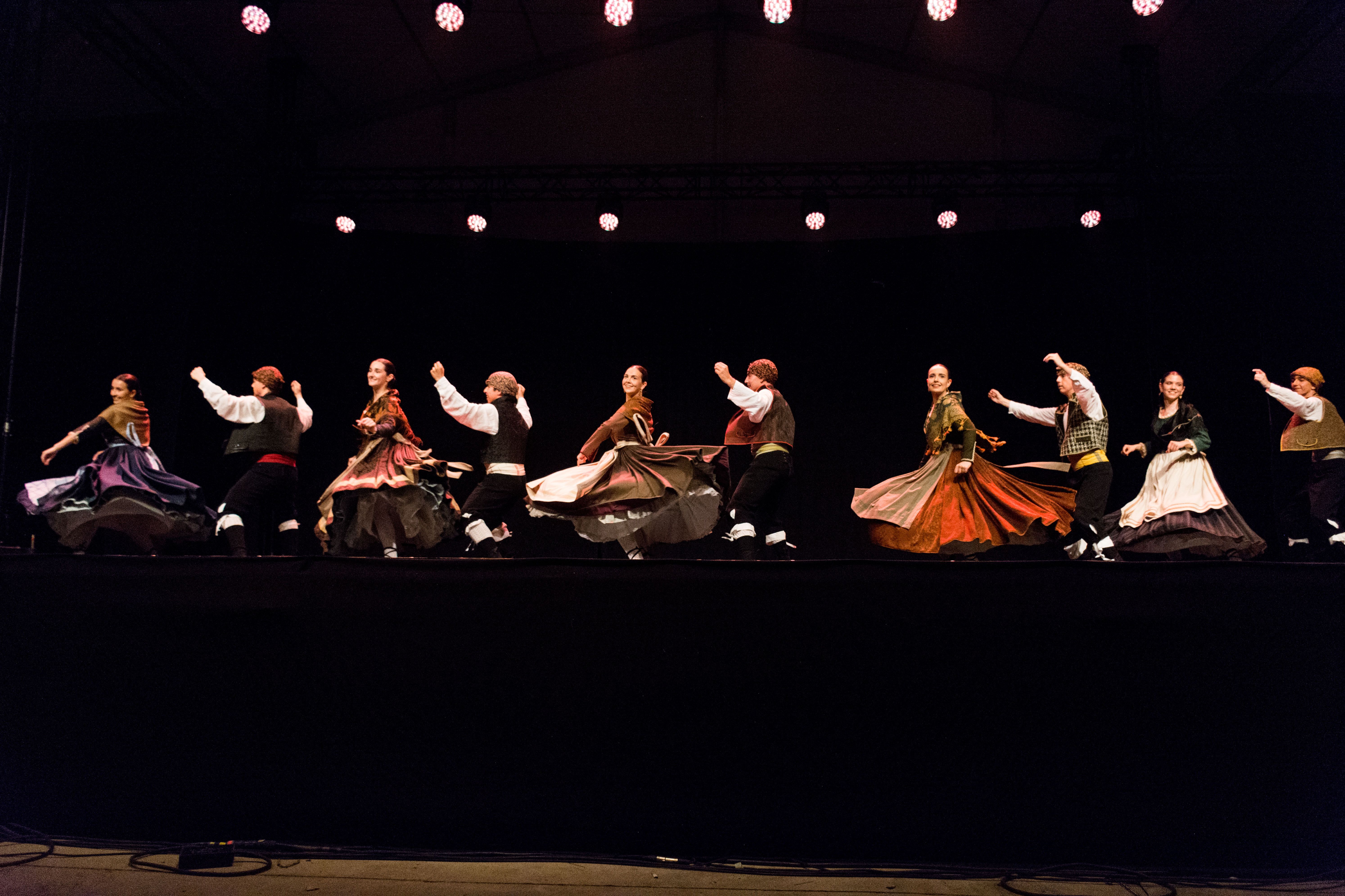 Espectacle de l'Esbart Dansaire per la Festa Major. FOTO: Carmelo Jiménez