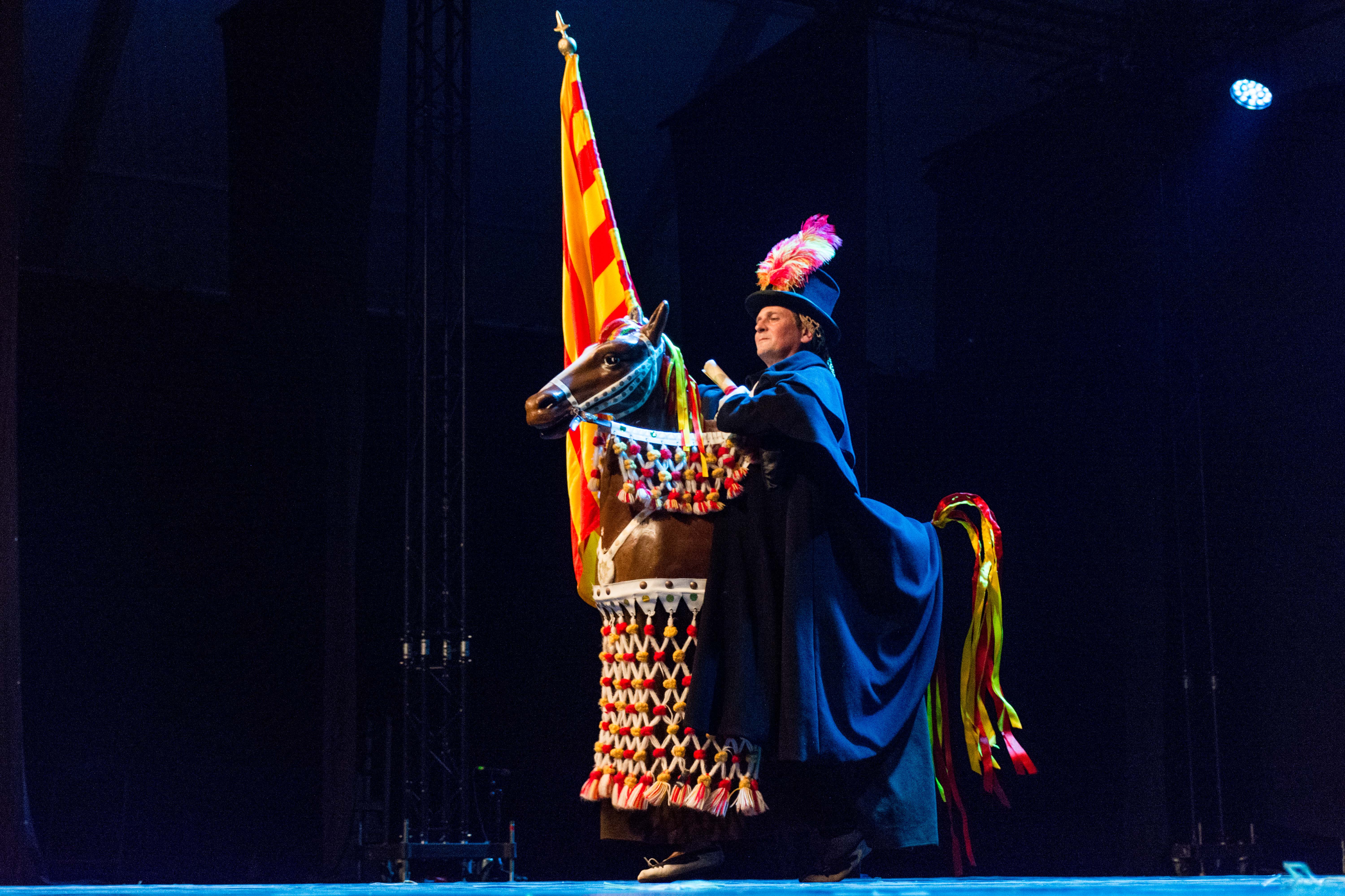 Espectacle de l'Esbart Dansaire per la Festa Major. FOTO: Carmelo Jiménez