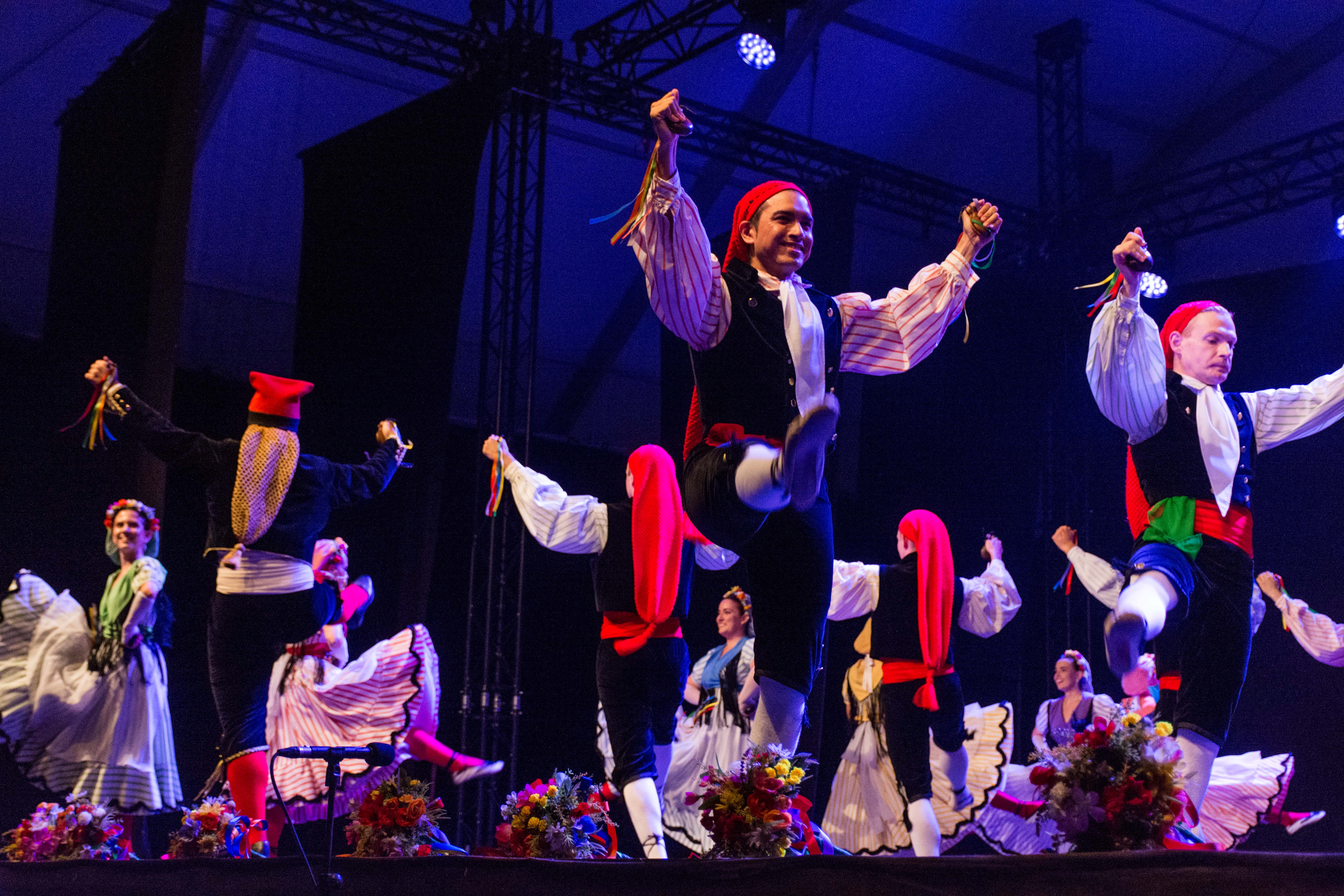 Espectacle de l'Esbart Dansaire per la Festa Major. FOTO: Carmelo Jiménez