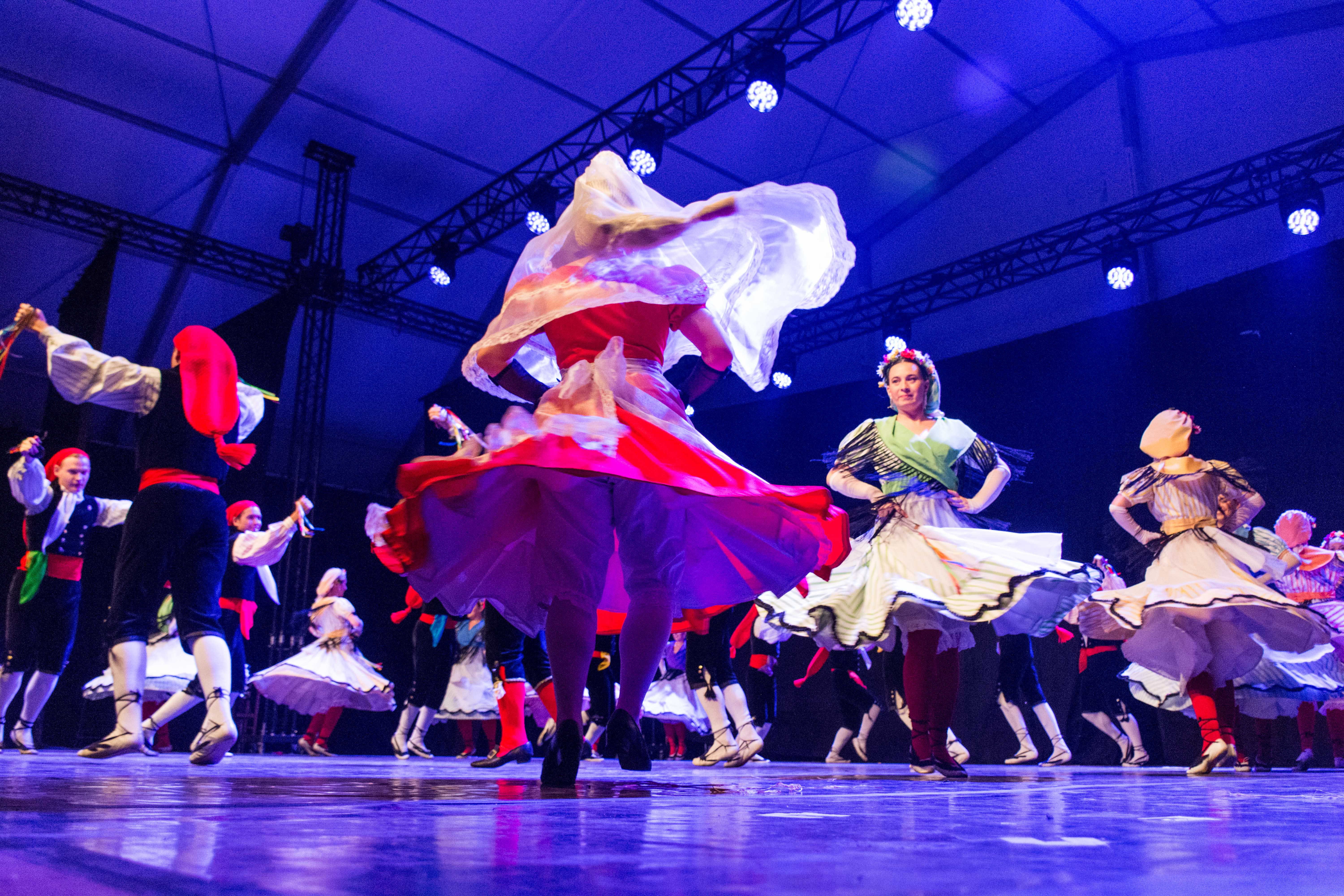 Espectacle de l'Esbart Dansaire per la Festa Major. FOTO: Carmelo Jiménez