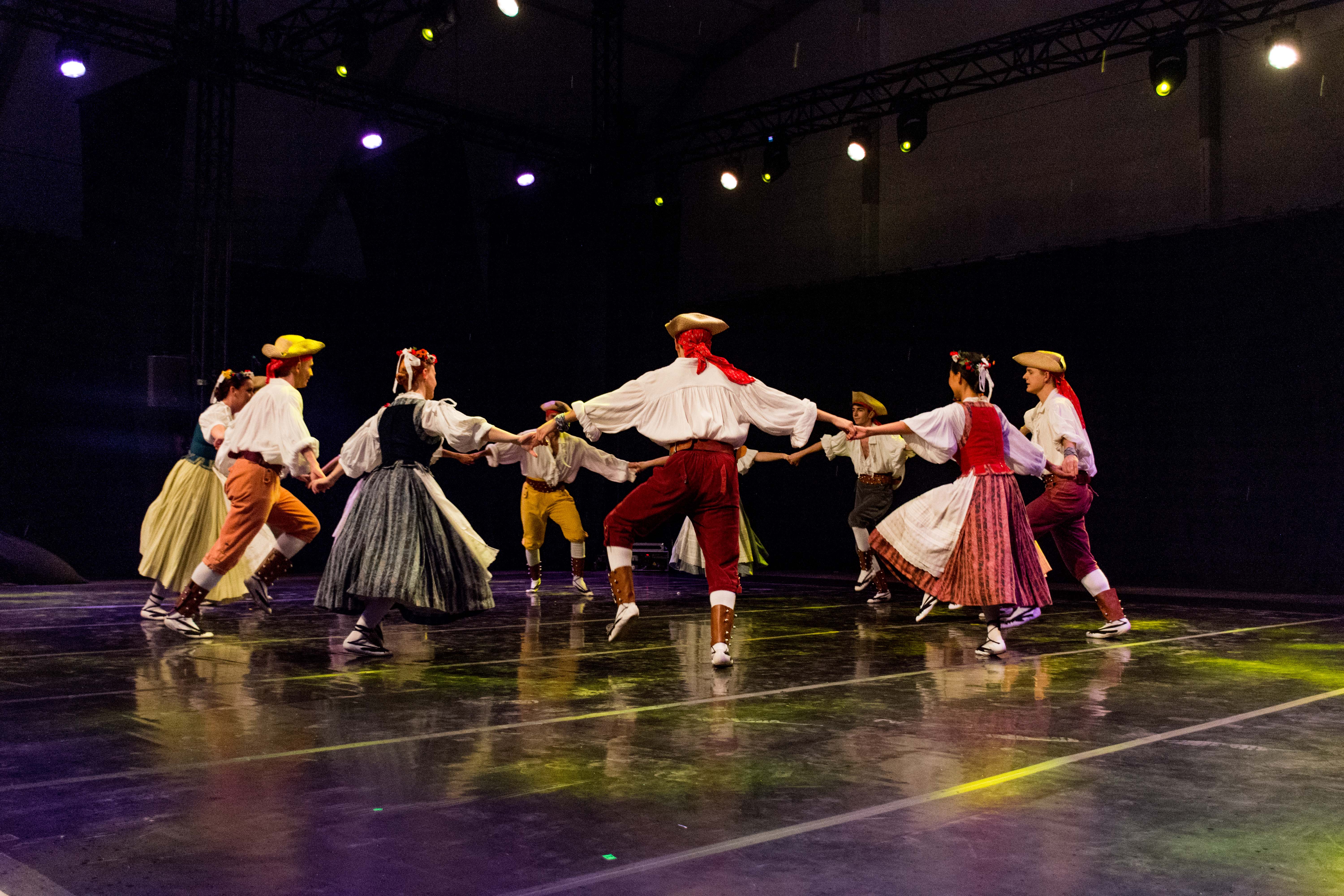 Espectacle de l'Esbart Dansaire per la Festa Major. FOTO: Carmelo Jiménez