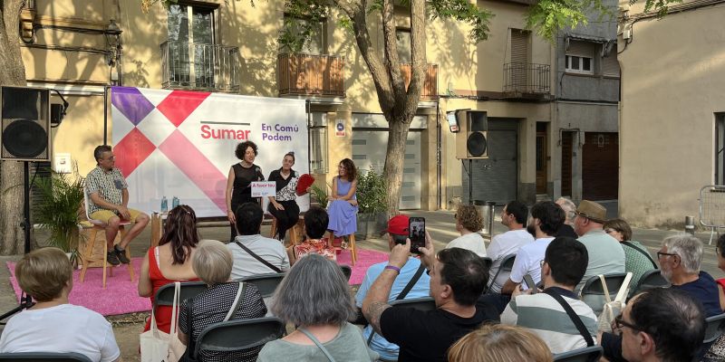 Aina Vidal a l'acte de la plaça Clavé de Rubí. FOTO: Pablo Sánchez-Montañés Aina Vidal a l'acte de la plaça Clavé de Rubí. FOTO: Pablo Sánchez-Montañés