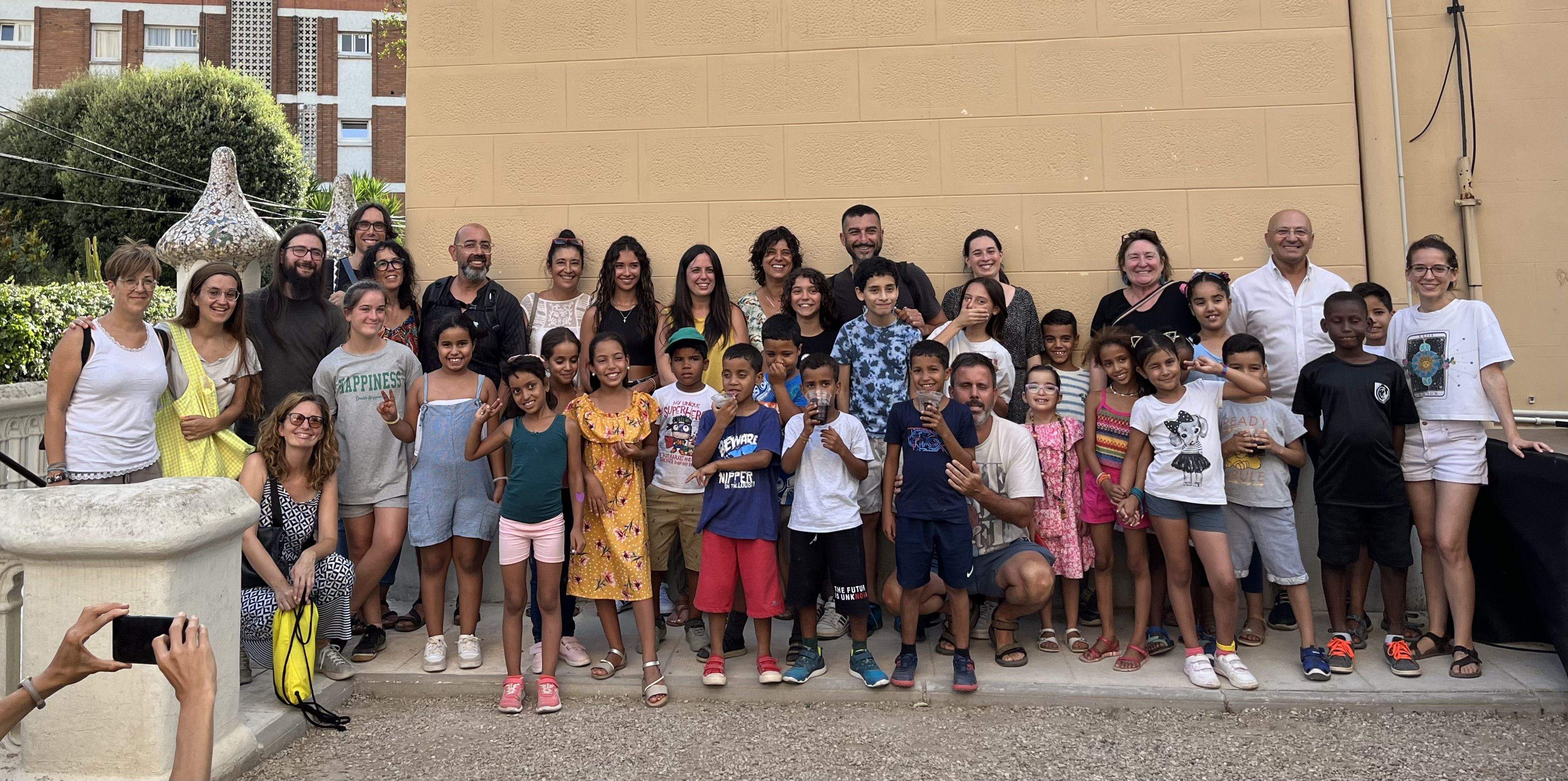 Les famílies acollidores amb els nens sahrauís en l'edició de 2023. FOTO: P.S.