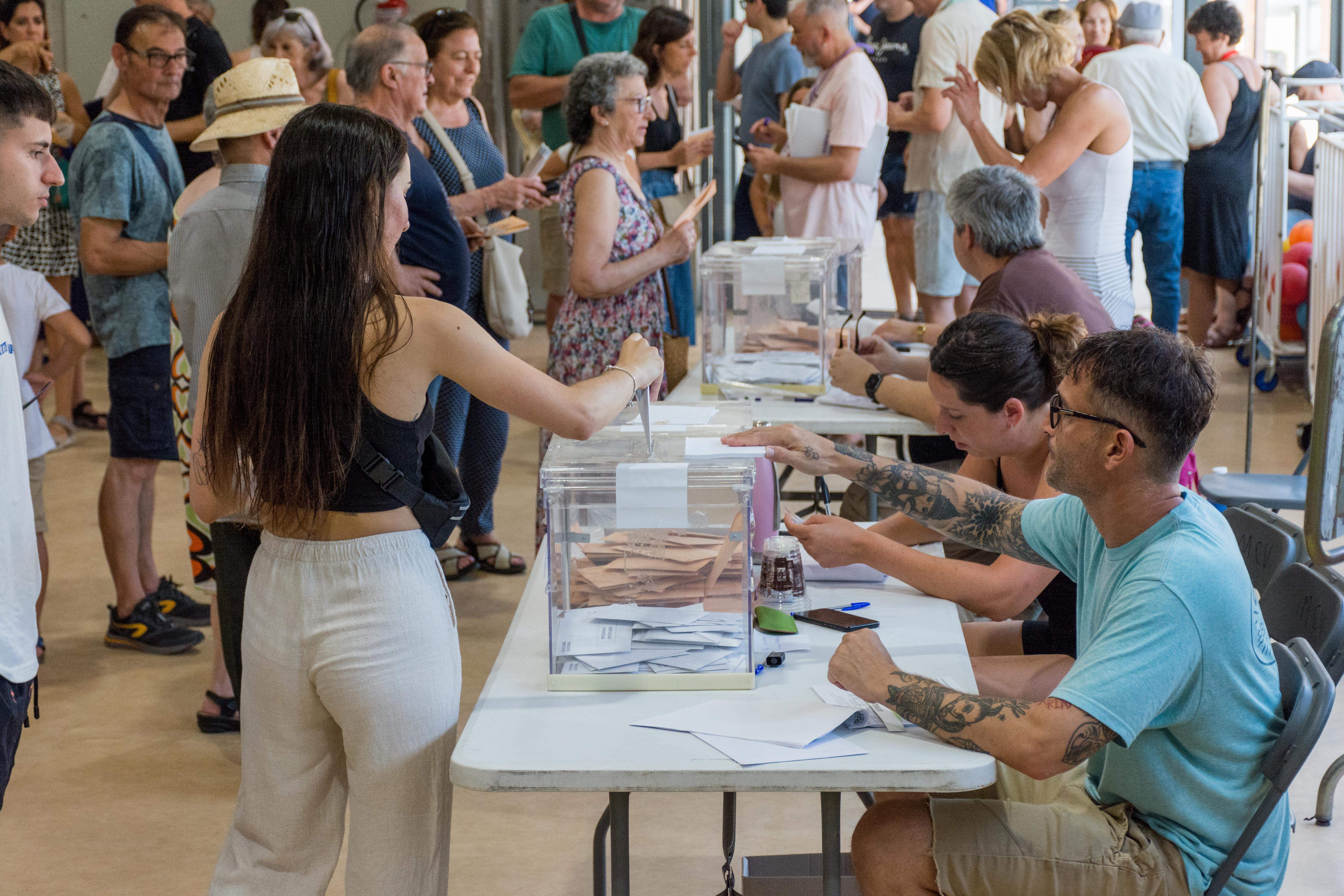 Rubí acudeix a les urnes. Foto: Carmelo Jiménez