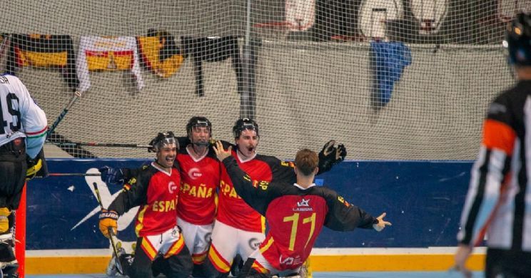 Les selecciona masculina  i femenina d'hoqueis patins en línia van completar aquest diumenge el seu quart títol. Foto: RFEP
