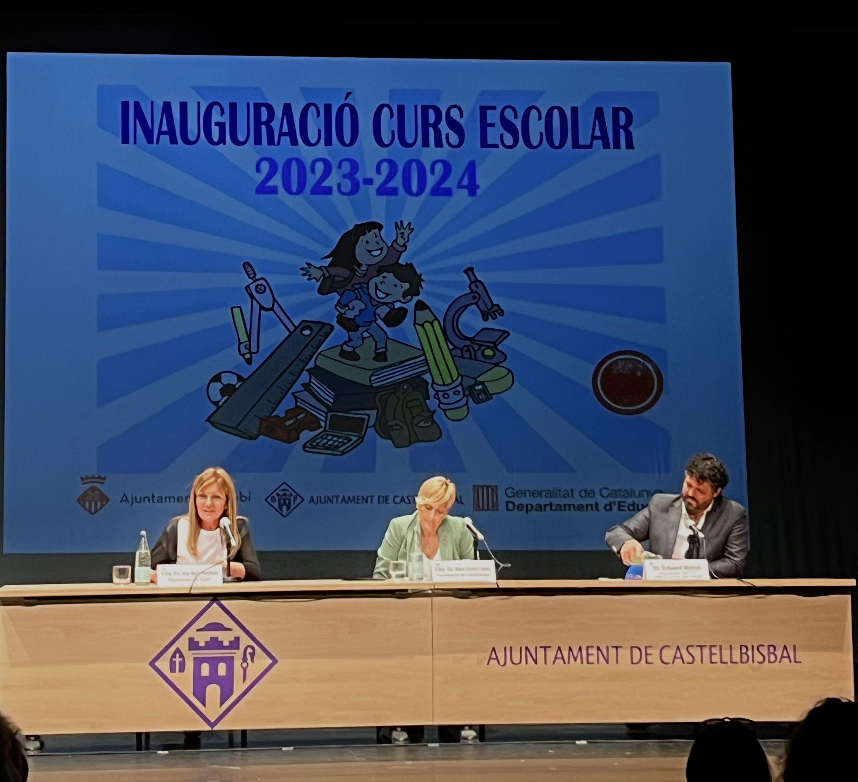 L'alcaldessa de Rubí, Ana María Martínez, ha realitzat aquest dilluns l'acte d'inauguració del nou curs escolar 2023-2024, al Centre Cultural "Els Costals" de Castellbisbal. Foto: P.S. L'alcaldessa de Rubí, Ana María Martínez, ha realitzat aquest dilluns l'acte d'inauguració del nou curs escolar 2023-2024, al Centre Cultural "Els Costals" de Castellbisbal. Foto: P.S.