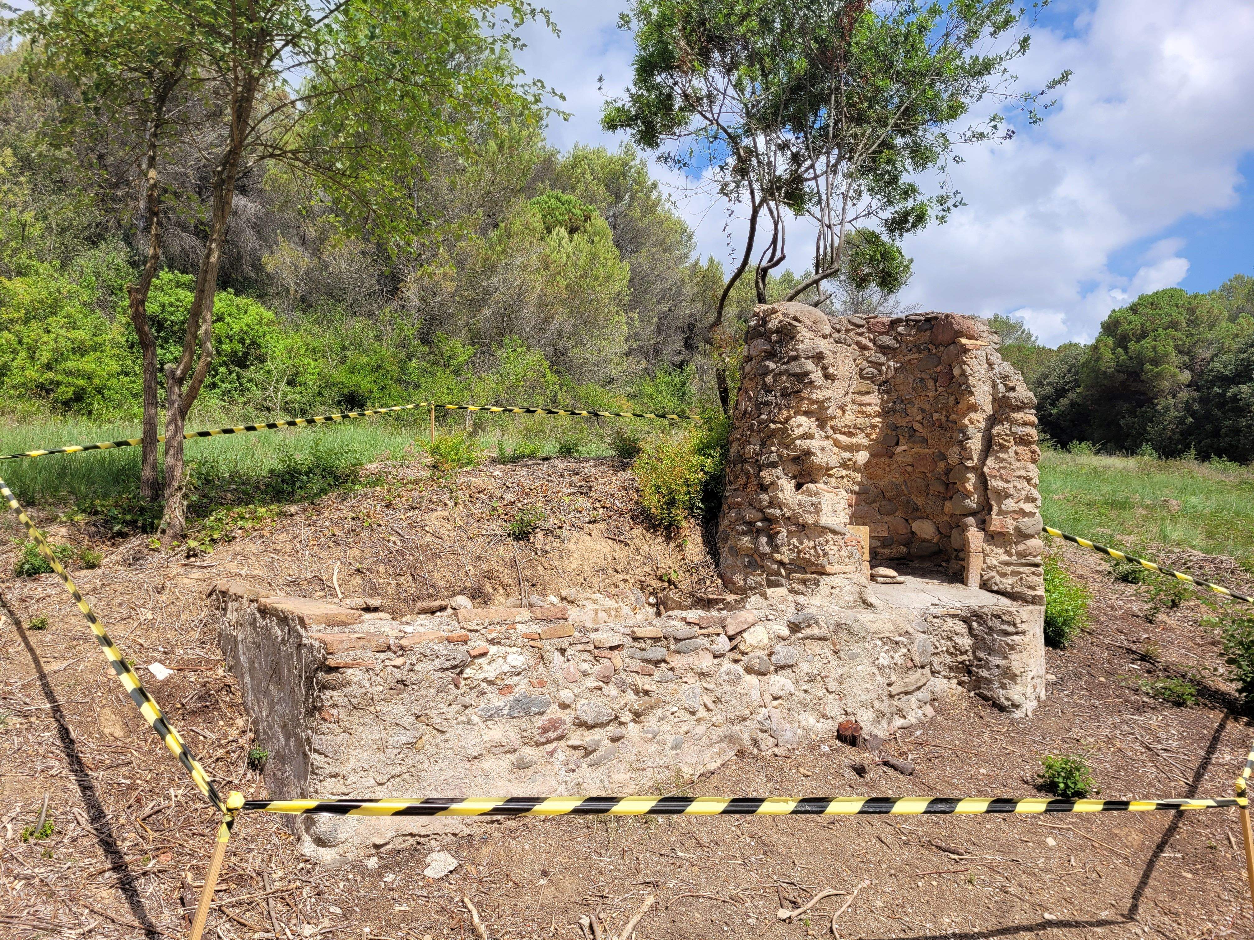 El 1610 Joan Ramoneda, de la masia que porta el seu nom, posseïa terres que havien estat del mas, però el 1656 ja tenim constància d’un Francesc Hipòlit, que s’hi establí. Foto: Jordi Vilalta
