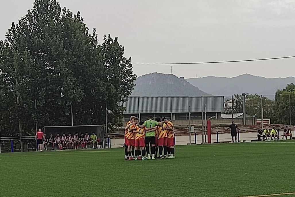 Igual que a la jornada anterior, la primera part la va dominar l'equip local que va aconseguir avançar-se al marcador al minut 39. Foto: CF Juventud 25 de Septiembre