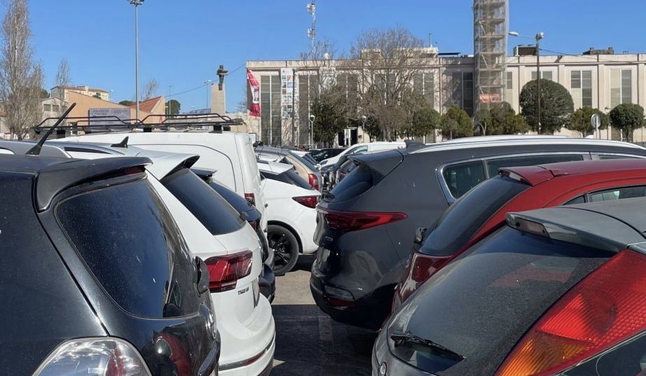 Les dones són les que més usen el tren i bus per anar a treballar o al seu centre d'estudis. Foto: ARXIU | NHS