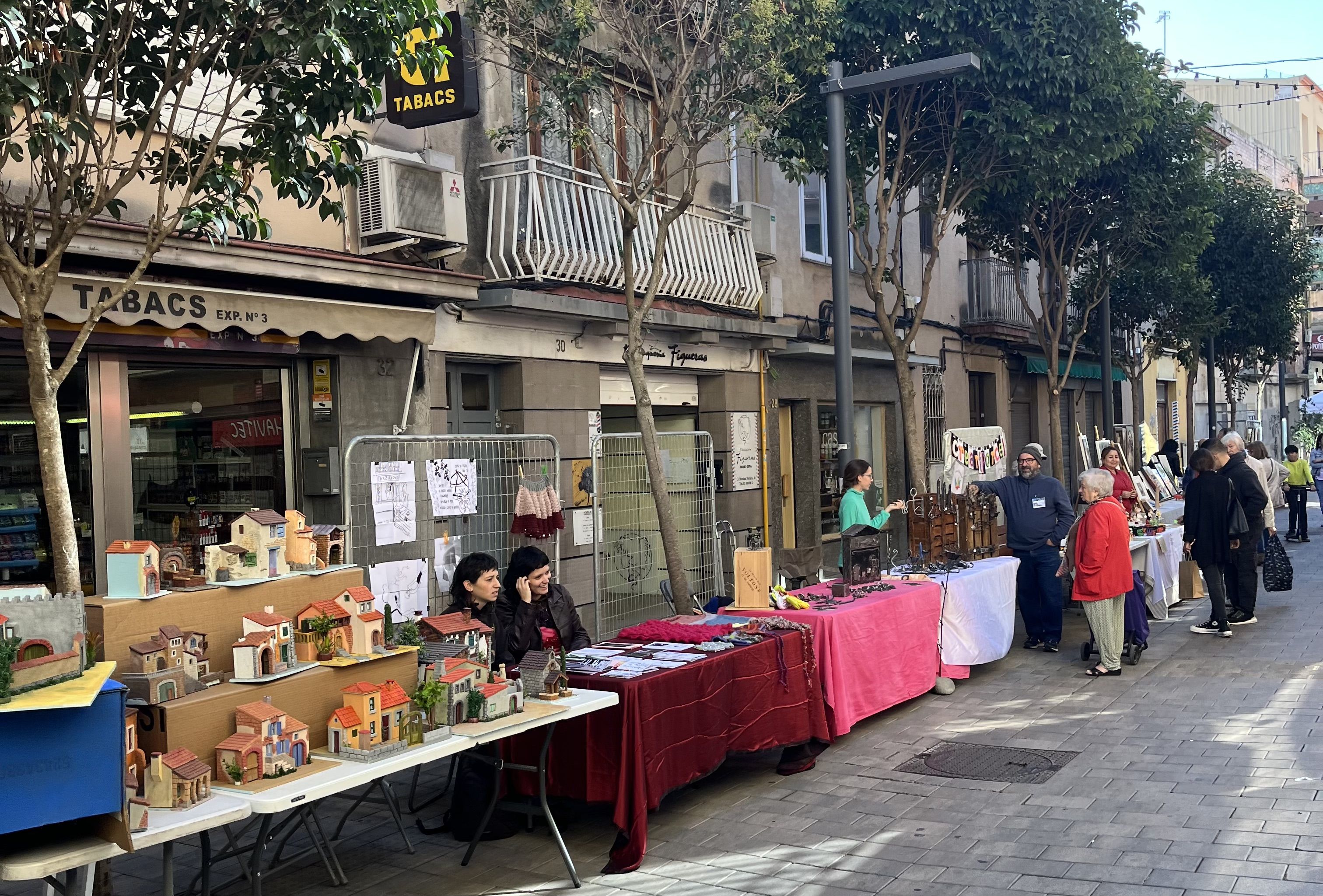 El carrer Maximí Fornés ha estat un punt de trobada per a la ciutadania. Foto: Redacció