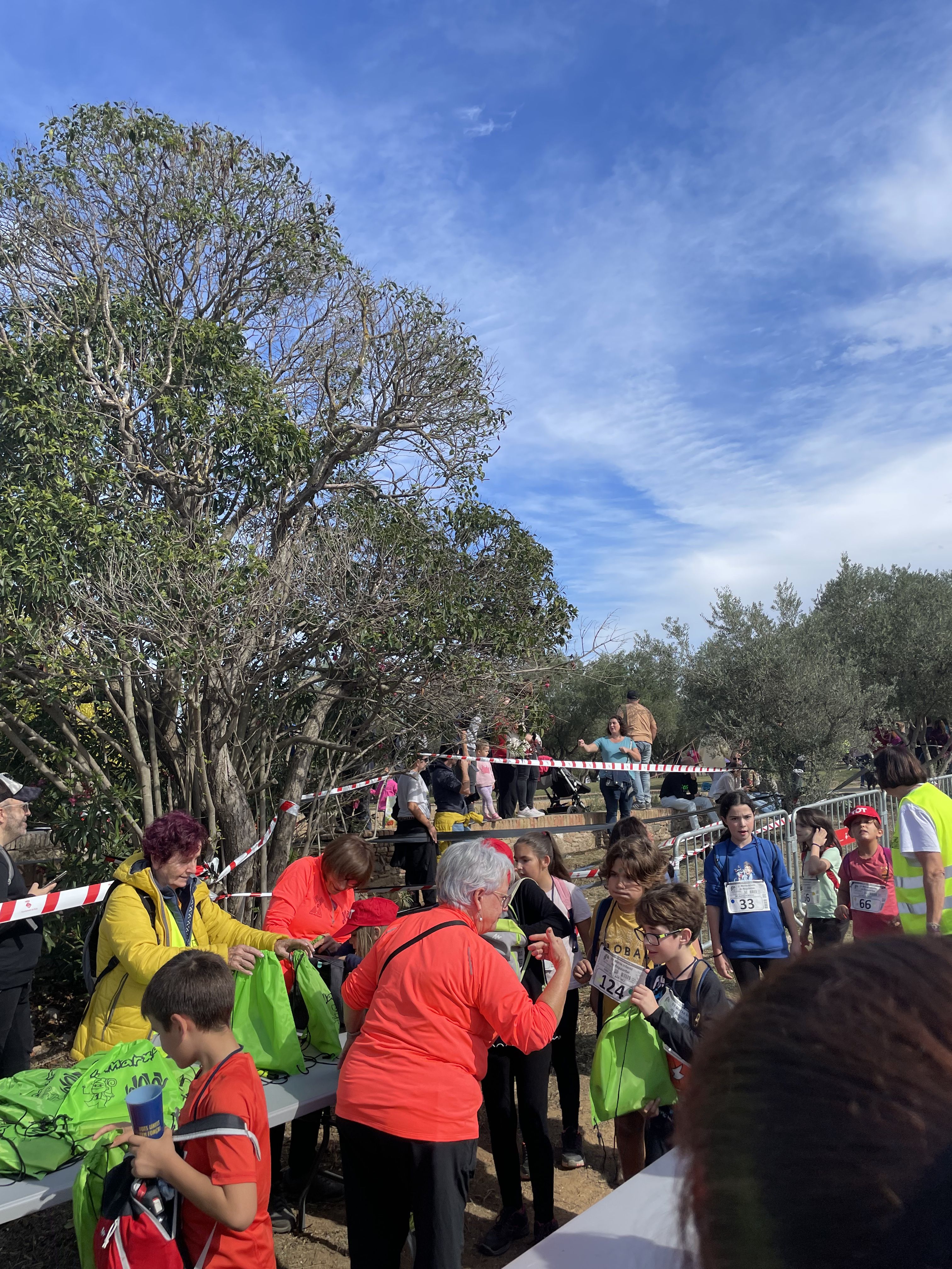 Els nens i nenes han començat a arribar sobre les 12:30h. Foto: Redacció