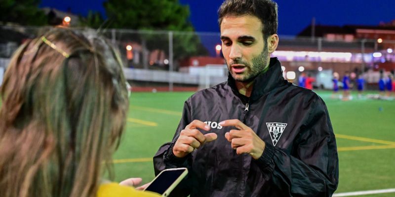 Entrevista a Jordi Peris, entrenador del primer equip de la UE Rubí. FOTO: Carmelo Jiménez