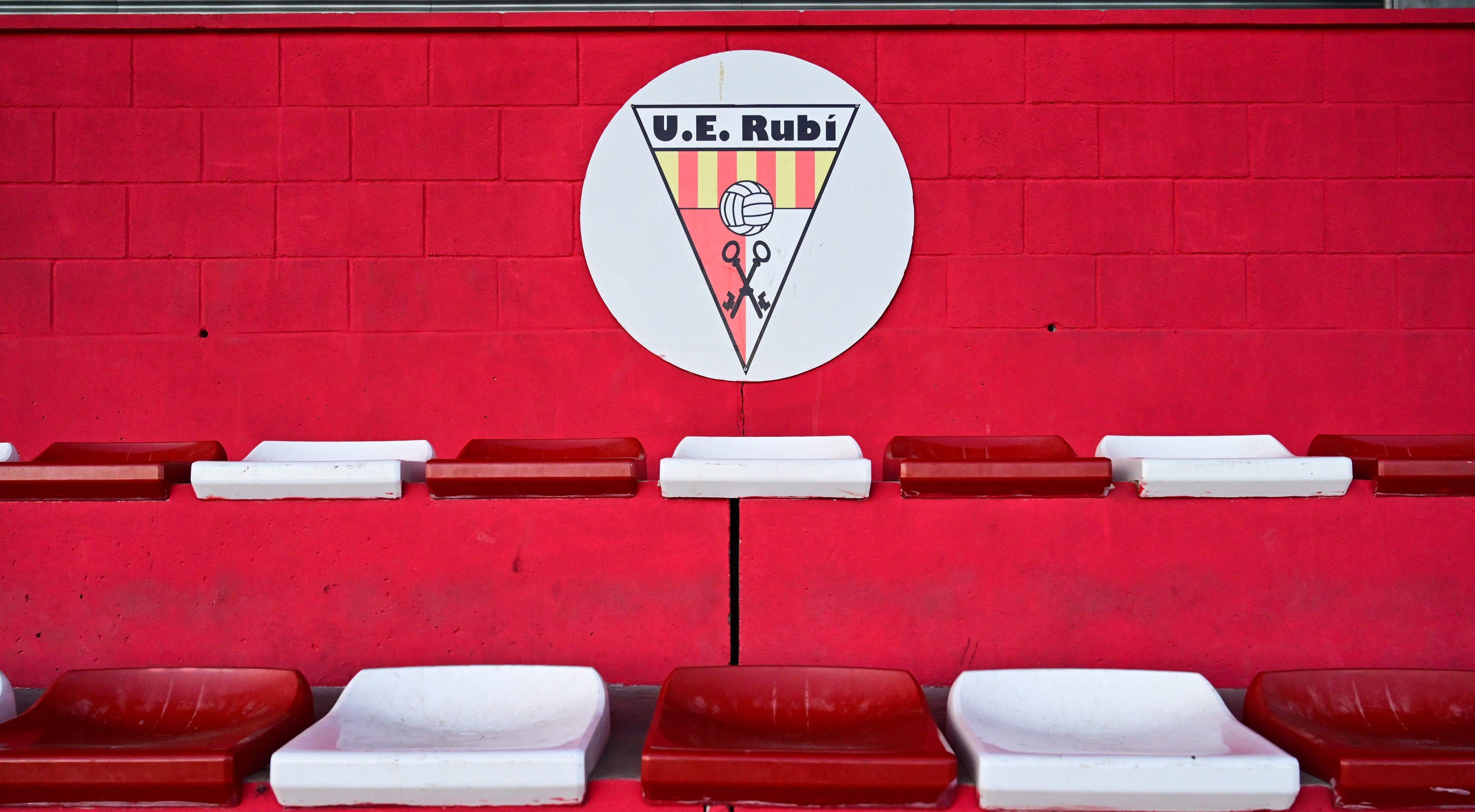 Graderia de la UE Rubí. FOTO: Carmelo Jiménez Graderia de la UE Rubí. FOTO: Carmelo Jiménez