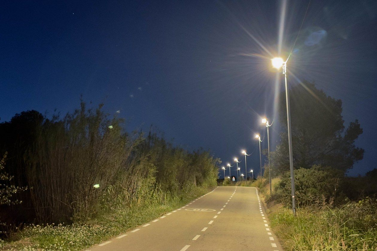 Els accessos a les urbanitzacions de Can Ramoneda i Can Feliu ja estan il·luminats. FOTO: Ajuntament de Rubí-Local Press