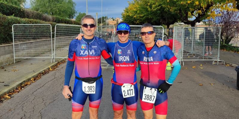 L'equip de triatló a Vilobí del Penedès. FOTO: CN Rubí