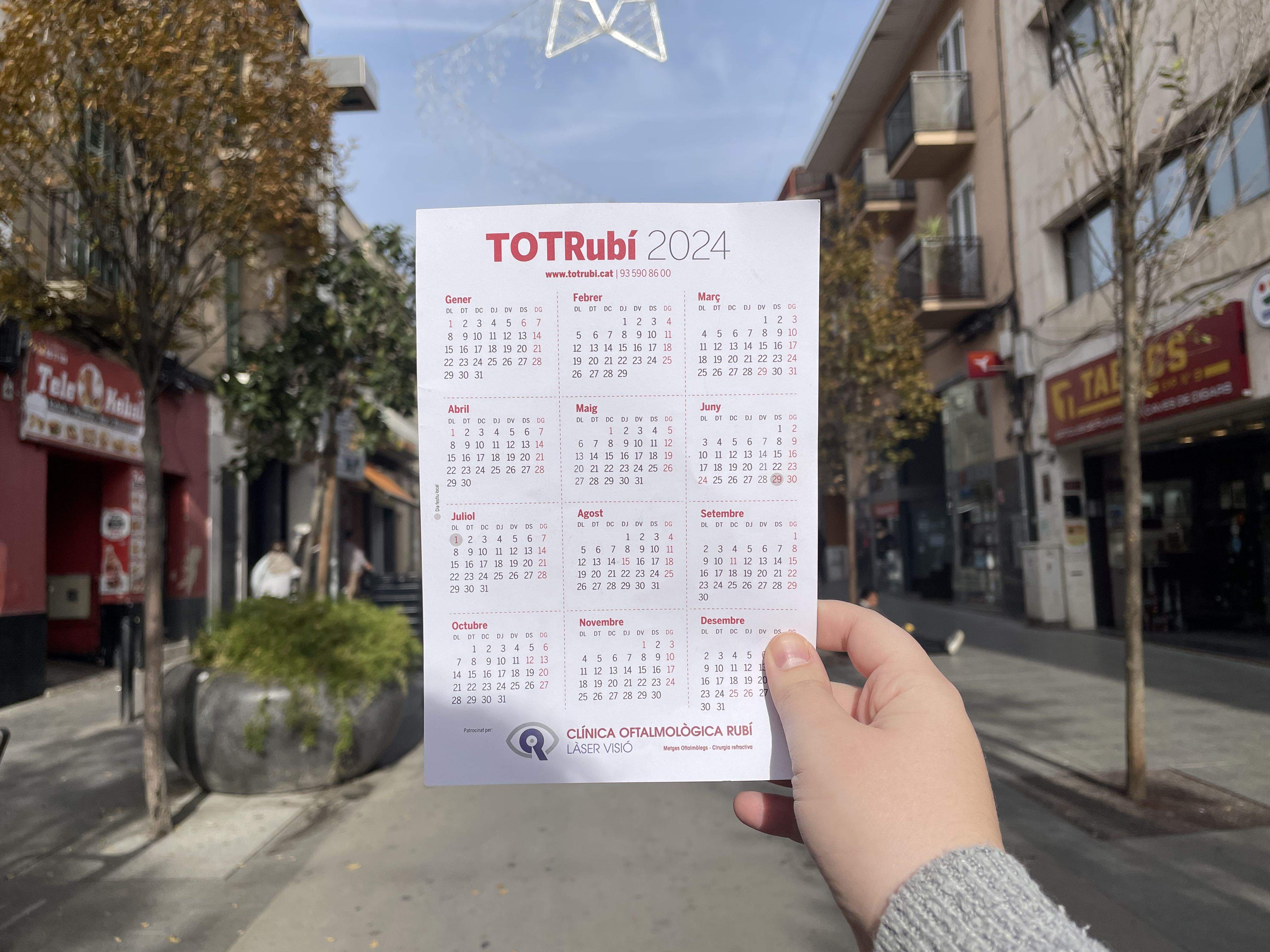 El calendari del 2024 amb l'especial de Nadal del TOT. FOTO: Estela Luengo El calendari del 2024 amb l'especial de Nadal del TOT. FOTO: Estela Luengo