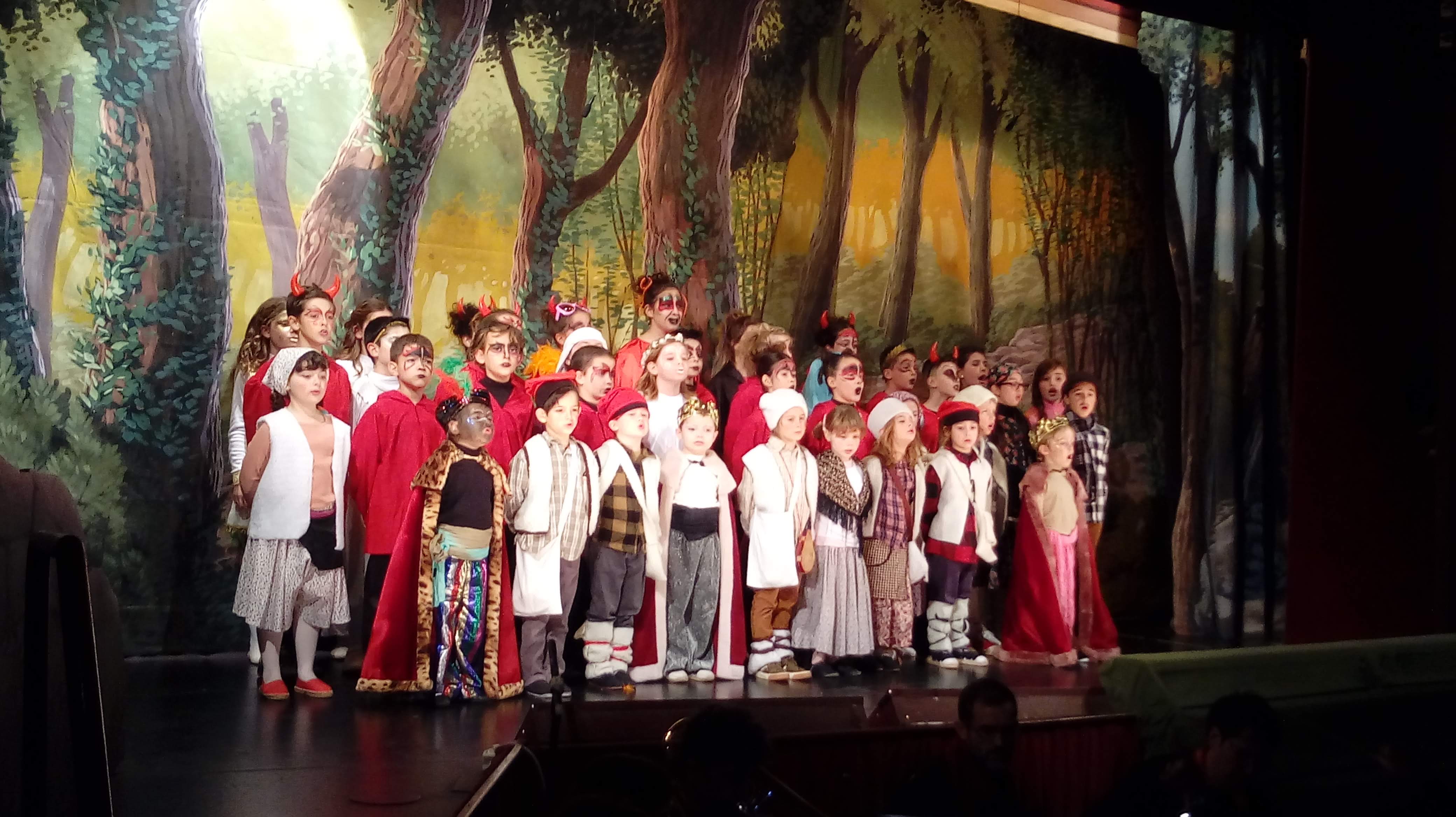 Representació d'Els Dimoniets del Nadal 2022-23. FOTO: Cedida