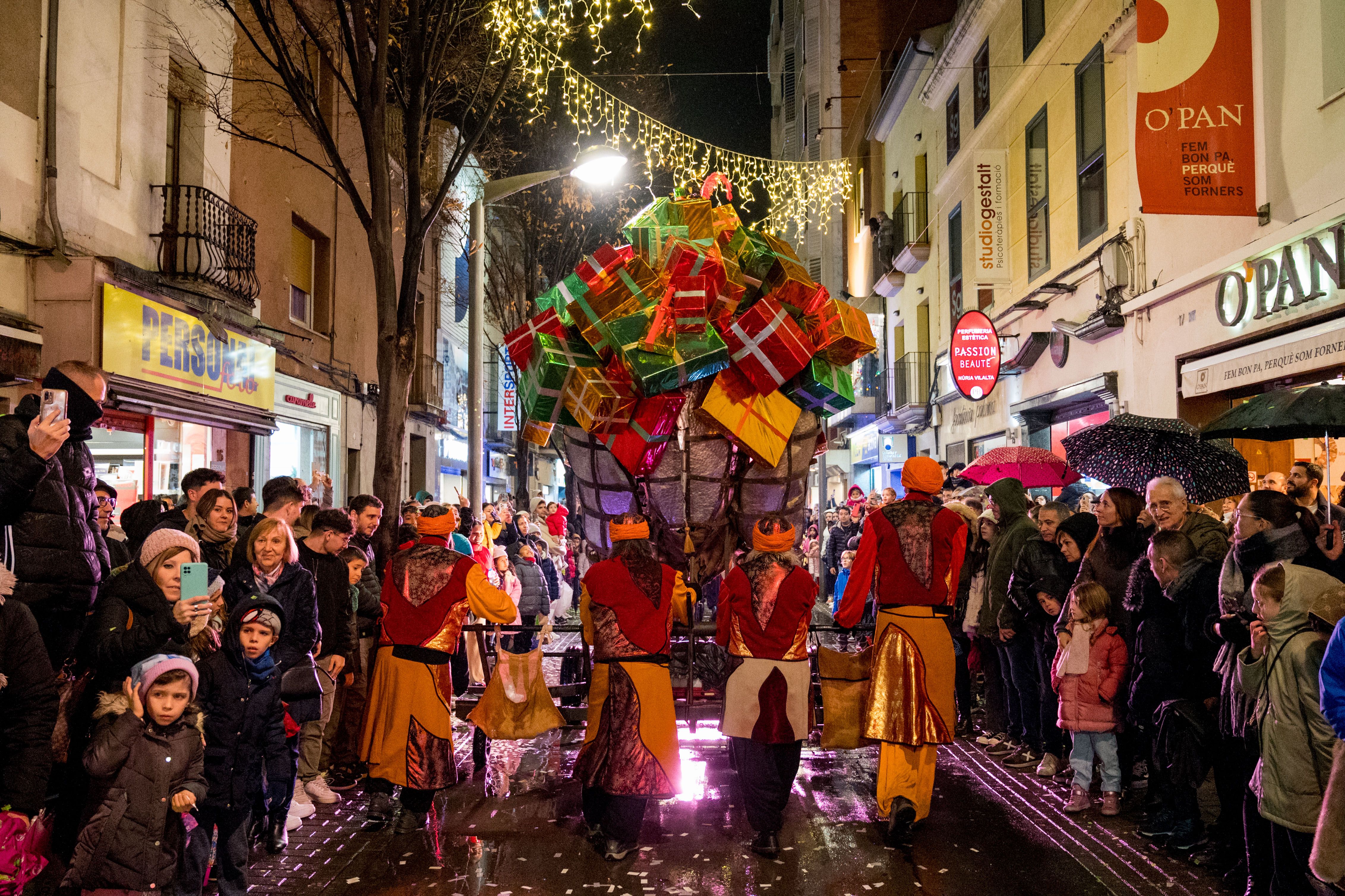 La pluja ha sigut una de les protagonistes de l’arribada dels Reis. Foto: Carmelo Jiménez