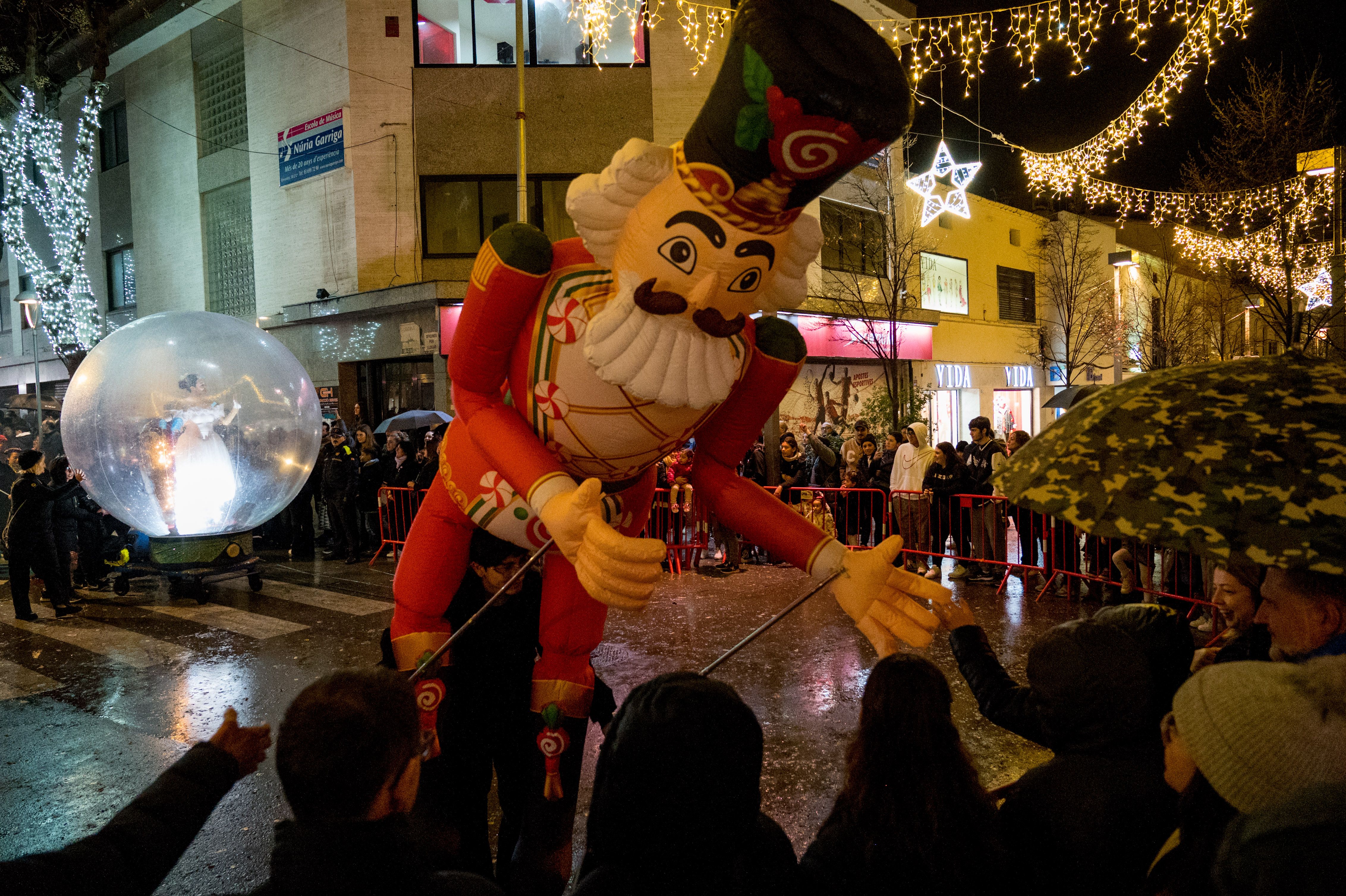 La nit més màgica de l’any ha estat precedida per una cavalcada amb moltes novetats. Foto: Carmelo Jiménez