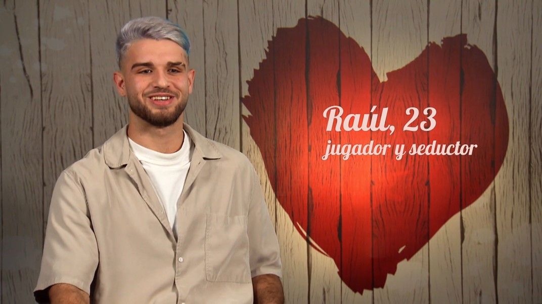 Un futbolista de Rubí, en el programa de First Dates. FOTO: Cuatro