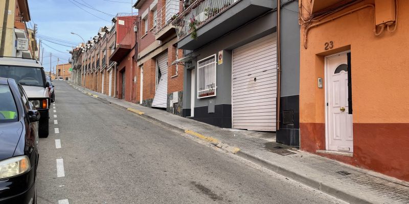 Carrer Segòvia del barri de Ca n'Oriol. FOTO: E.L.