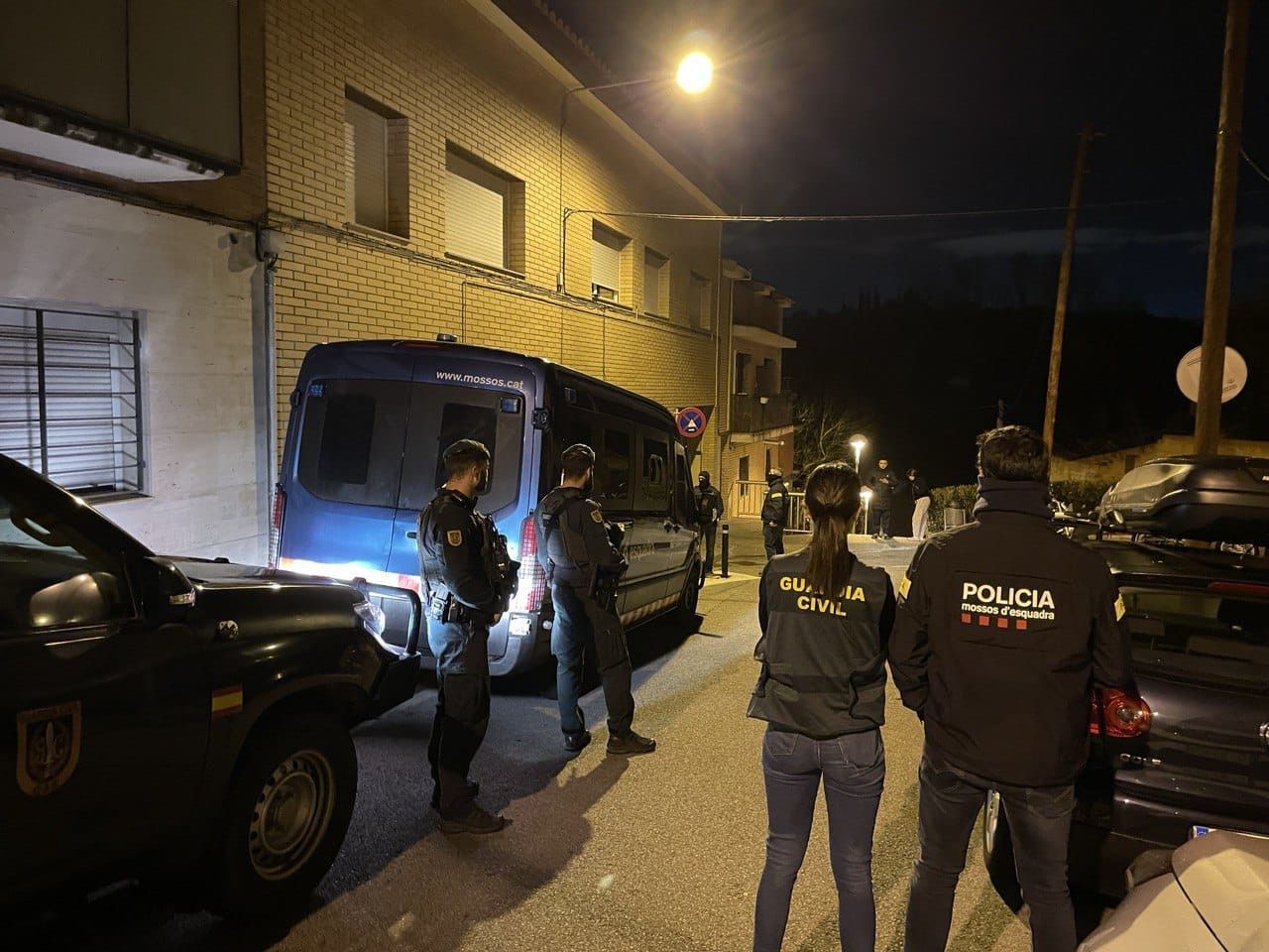 un dispositiu policial contra el terrorisme gihadista a Rubí. FOTO: Mossos d'Esquadra