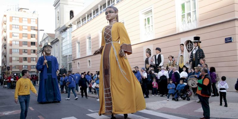 Els gegants de Rubí a Burriana. FOTO: Cedida