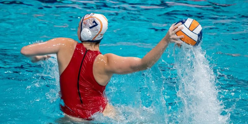 Elena Ruiz en un partit de Waterpolo. FOTO: Cedida