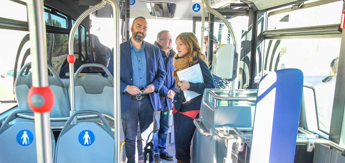 La nova incorporació de busos permetrà treure 9 dels vehicles més antics de la flota. Foto: Ajuntament de Rubí La nova incorporació de busos permetrà treure 9 dels vehicles més antics de la flota. Foto: Ajuntament de Rubí