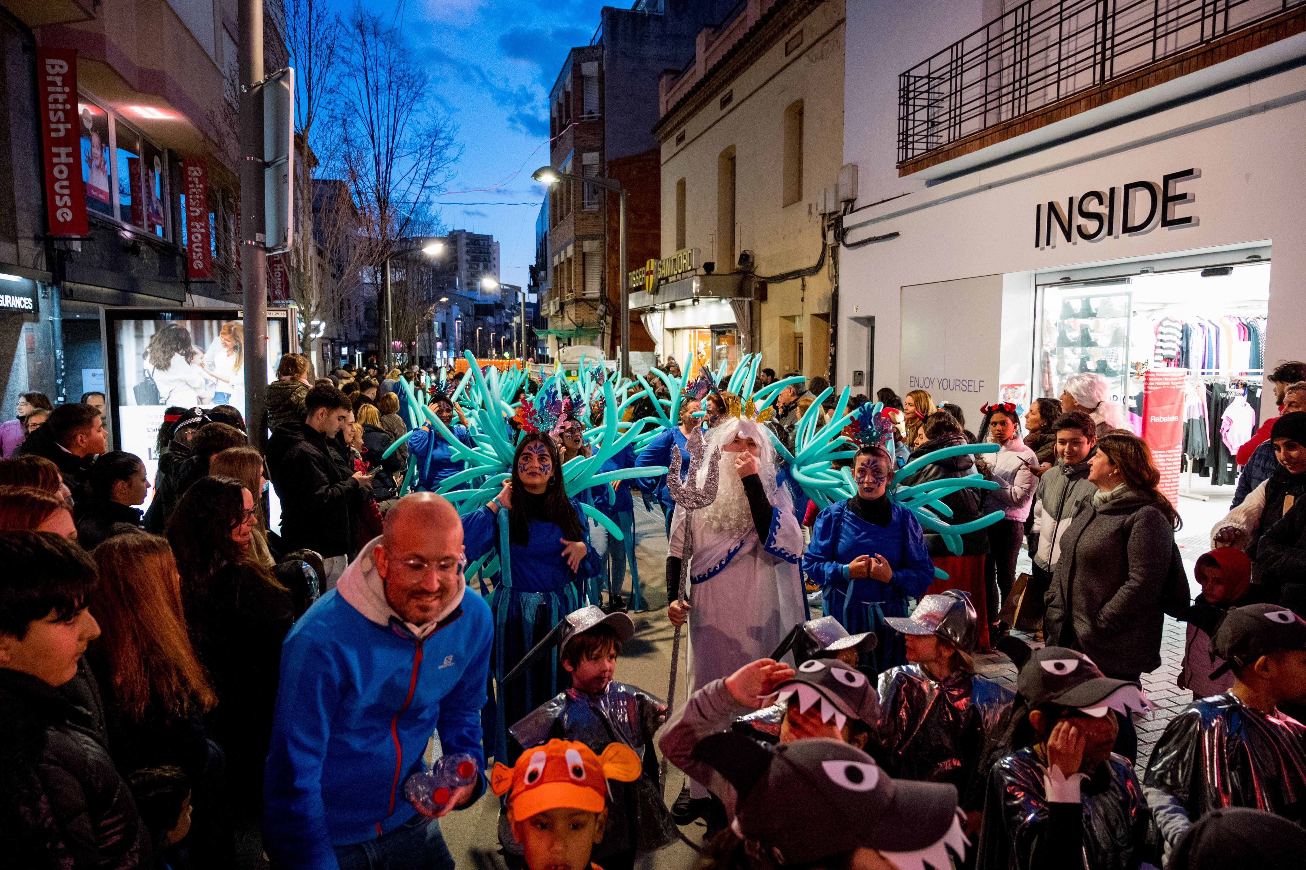 La mítica companyia de La Tal ha animat la cercavila. Foto: Carmelo Jiménez