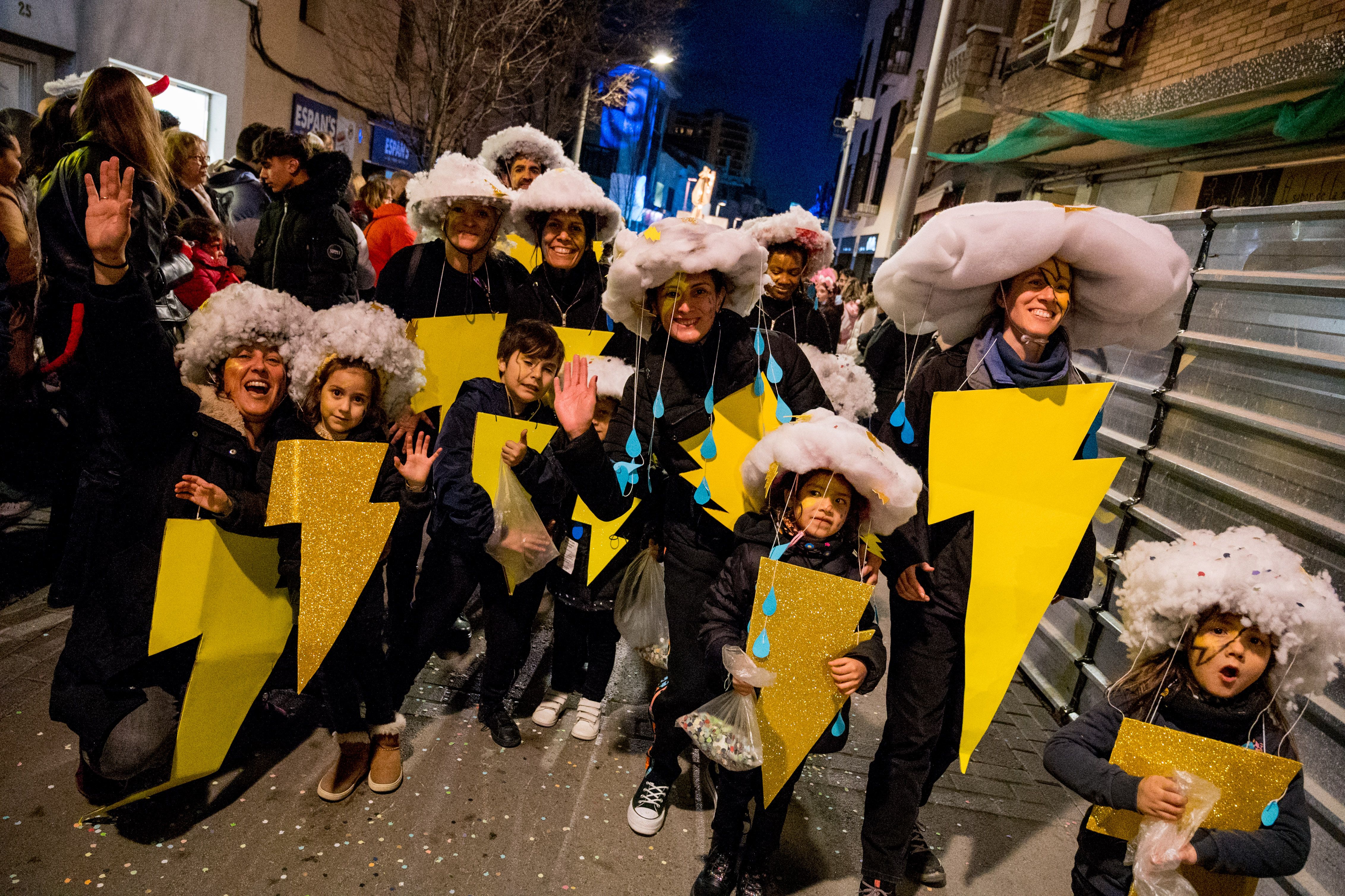 La rua ha portat la música més actual amb balls de tota mena. Foto: Carmelo Jiménez