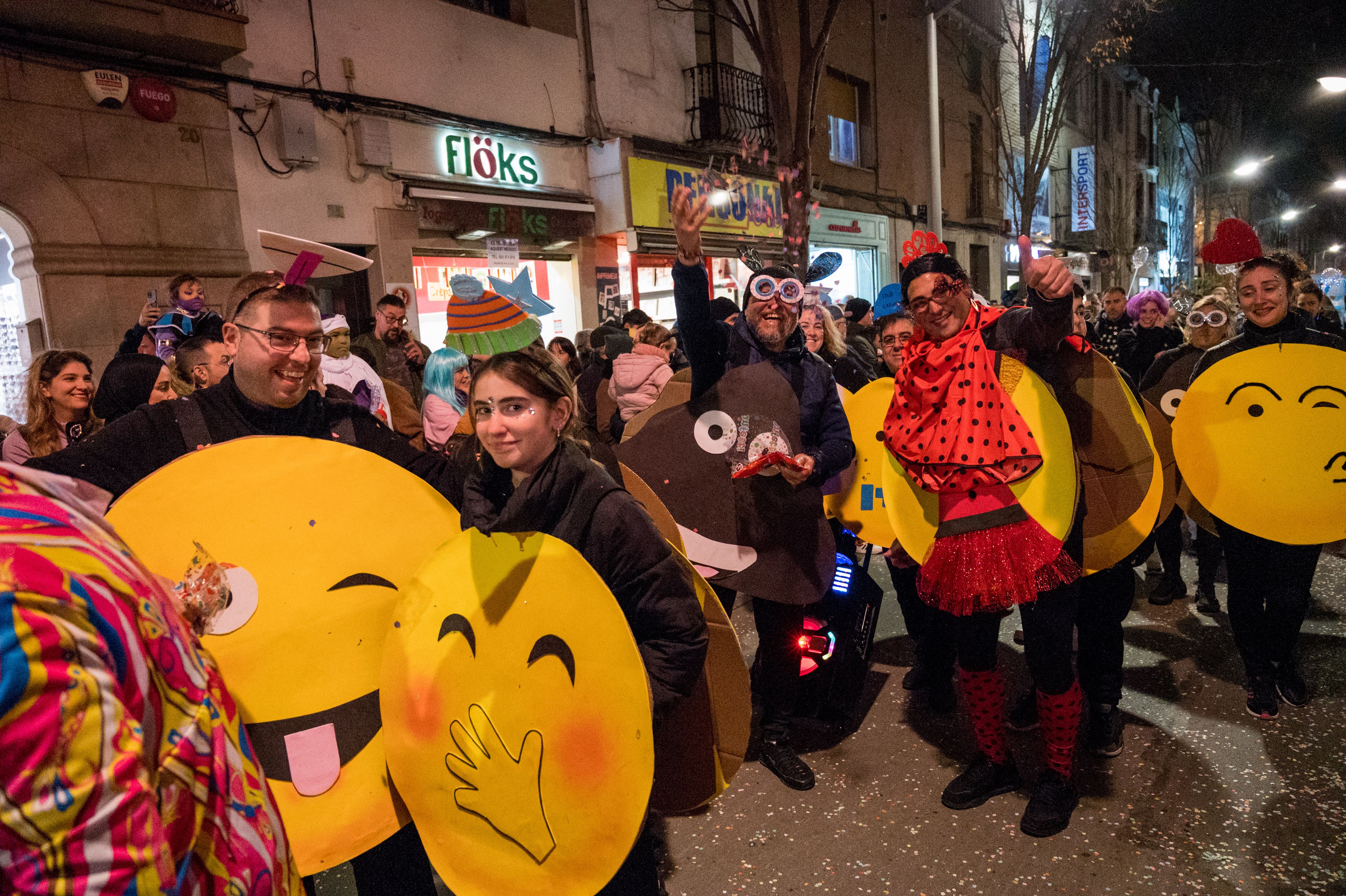 A la cercavila han participat diverses comparses encapçalades pel Rei Carnestoltes i la Reina Encarna. Foto: Carmelo Jiménez