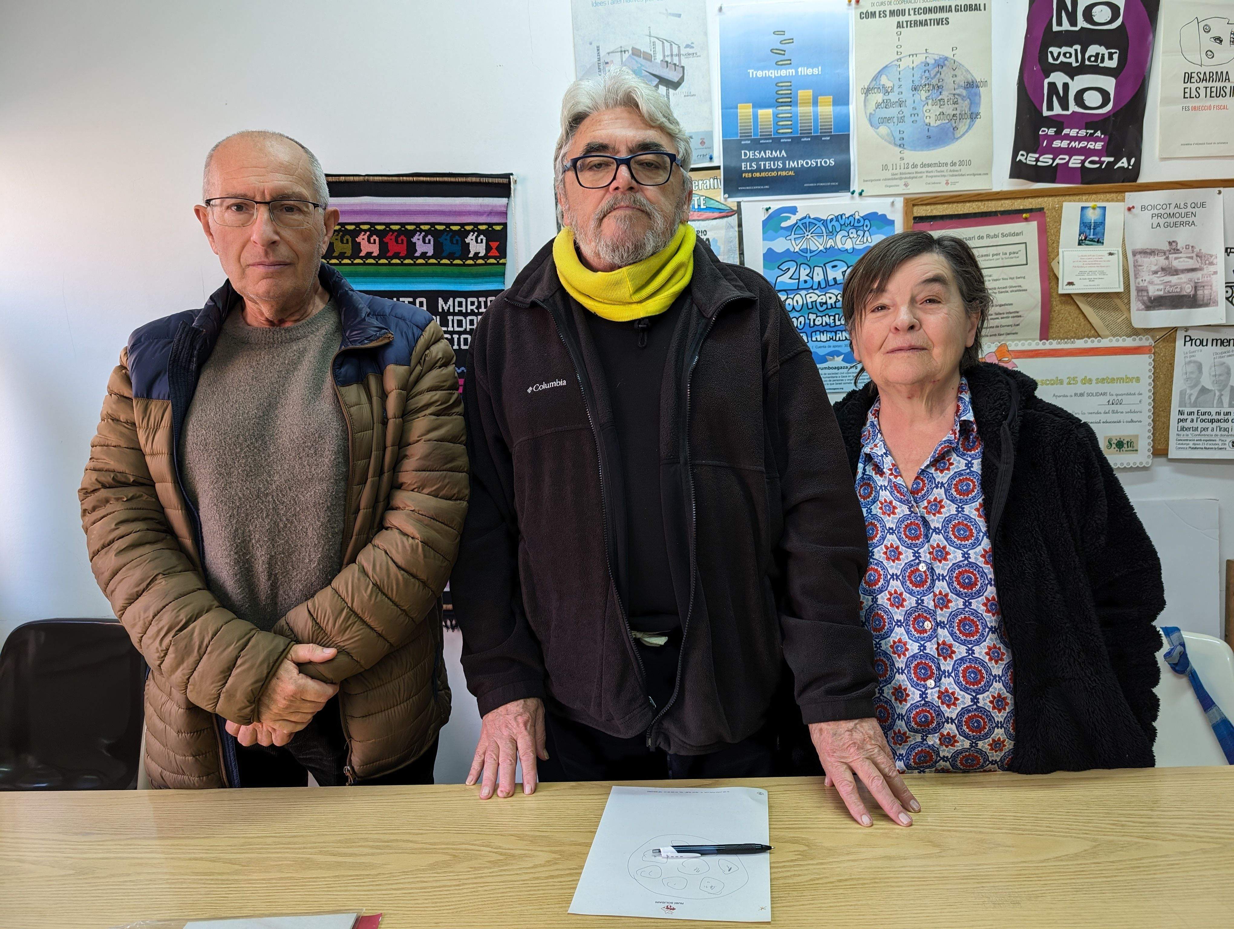 Rafael Contreras, Josep Maria Pijuan i Teresa Blanco, membres de Rubí Solidari. FOTO: E.L.