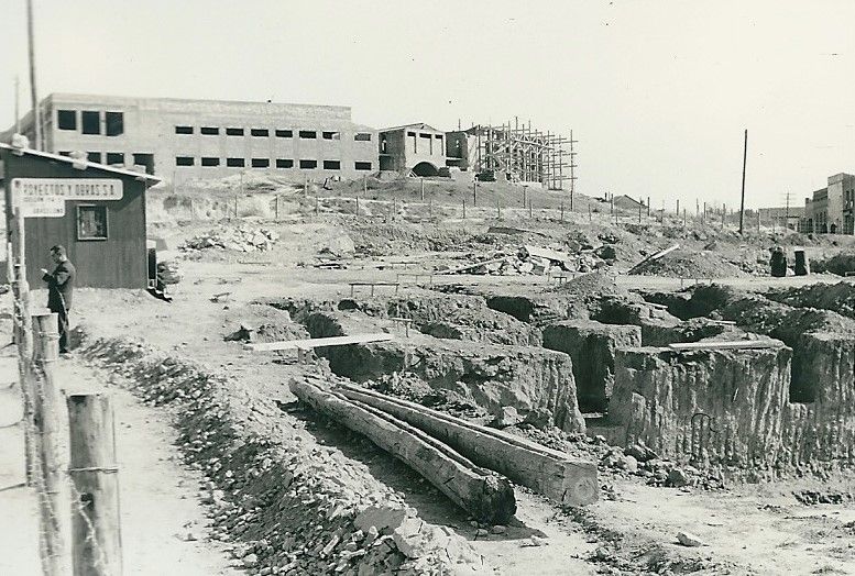 Inicis de la construcció del "Casal d'Avis", 1964. FOTO:  Bartomeu Cucurull 