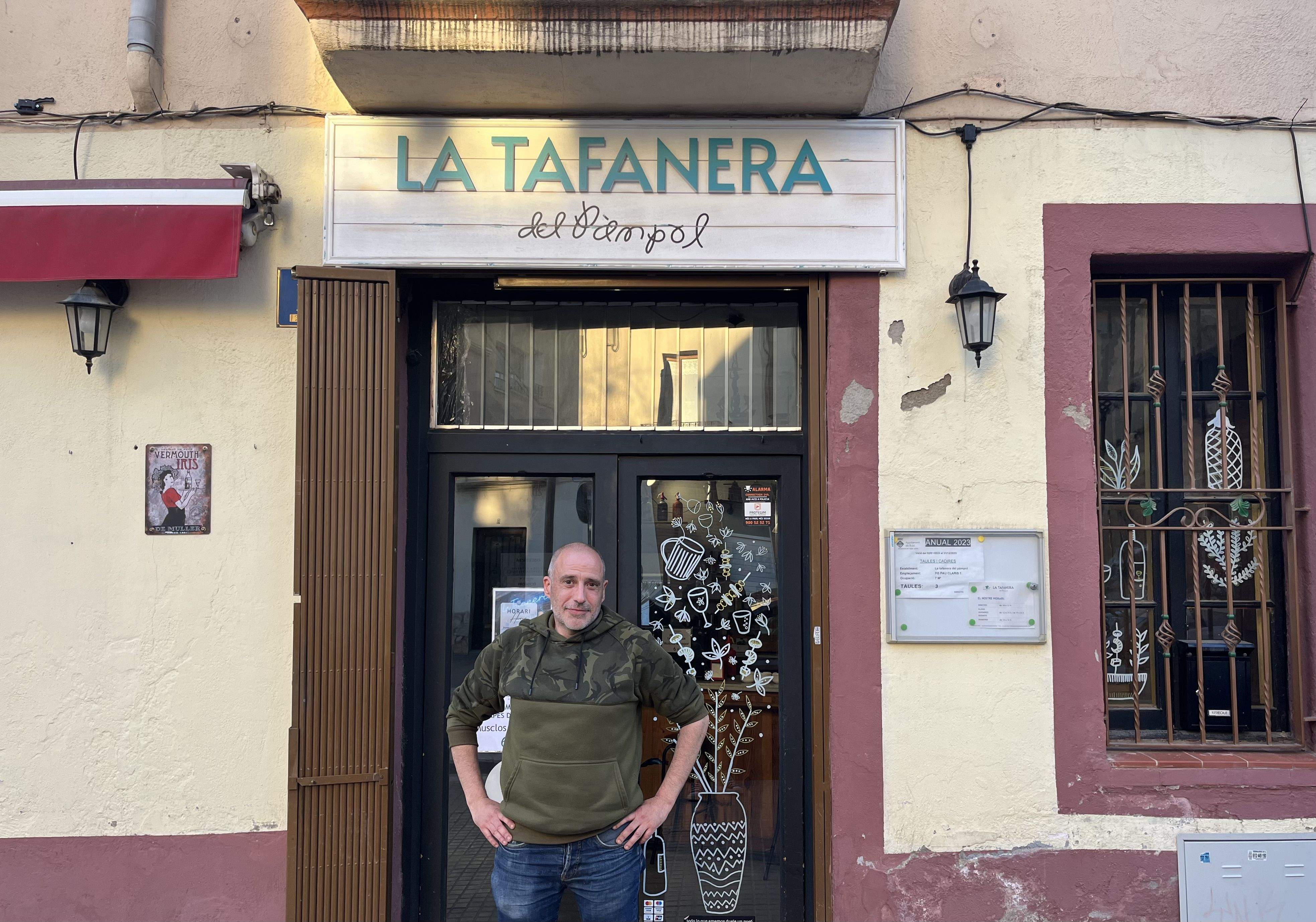 La Tafanera del Pàmpol és una vermuteria que va néixer l'any 2022 i que va portar al municipi una idea completament innovadora de negoci. Foto: Pablo Sánchez-Montañés