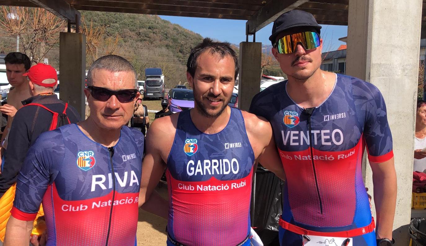 Ricard, Carlos i Pau durant el Duatló de la Garrotxa. FOTO: Cedida