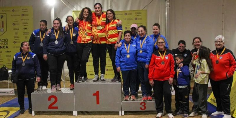 Les jugadores del club petanca Santa Rosa Rubí al campionat de Catalunya, FOTO: Cedida