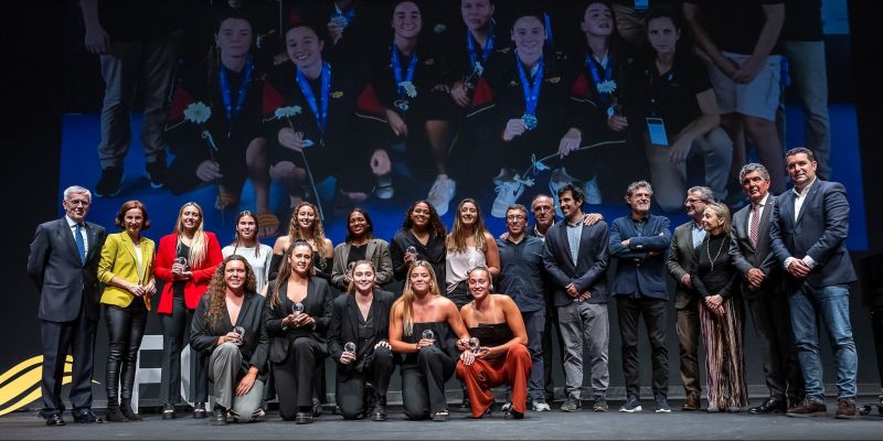 Clàudia Moreno va ser guardonada amb una menció especial dins la categoria d’edats de waterpolo. FOTO: FCN Clàudia Moreno va ser guardonada amb una menció especial dins la categoria d’edats de waterpolo. FOTO: FCN