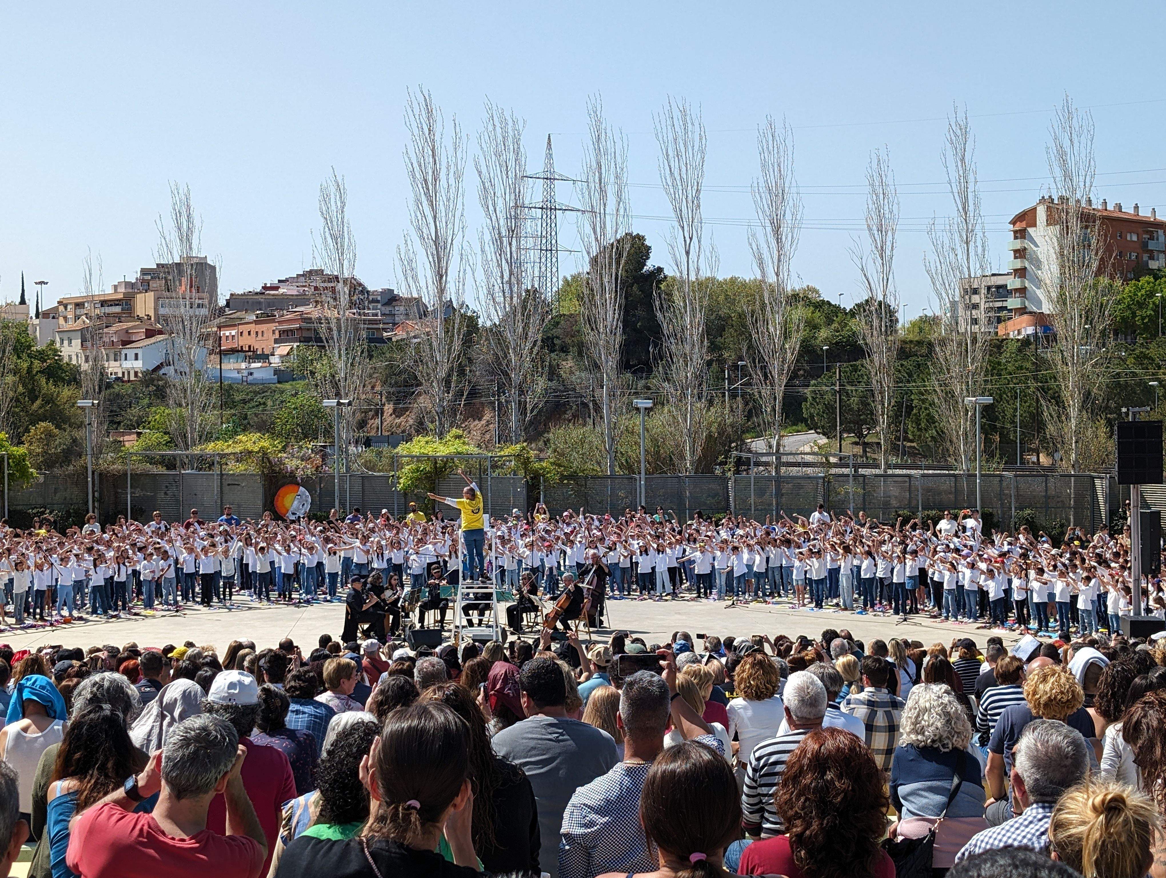 900 alumnes interpreten "Una nit al museu" en l'11a Cantata Escolar. FOTO: Estela Luengo