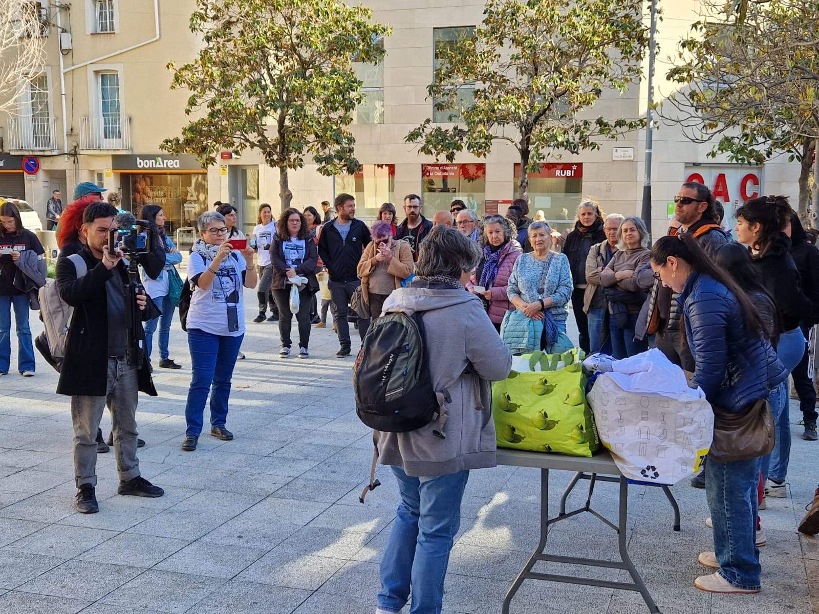 La plataforma 'Justicia para Brian Rios' torna a concentrar-se per demanar respostes. FOTO: Cedida/ràdio rubí