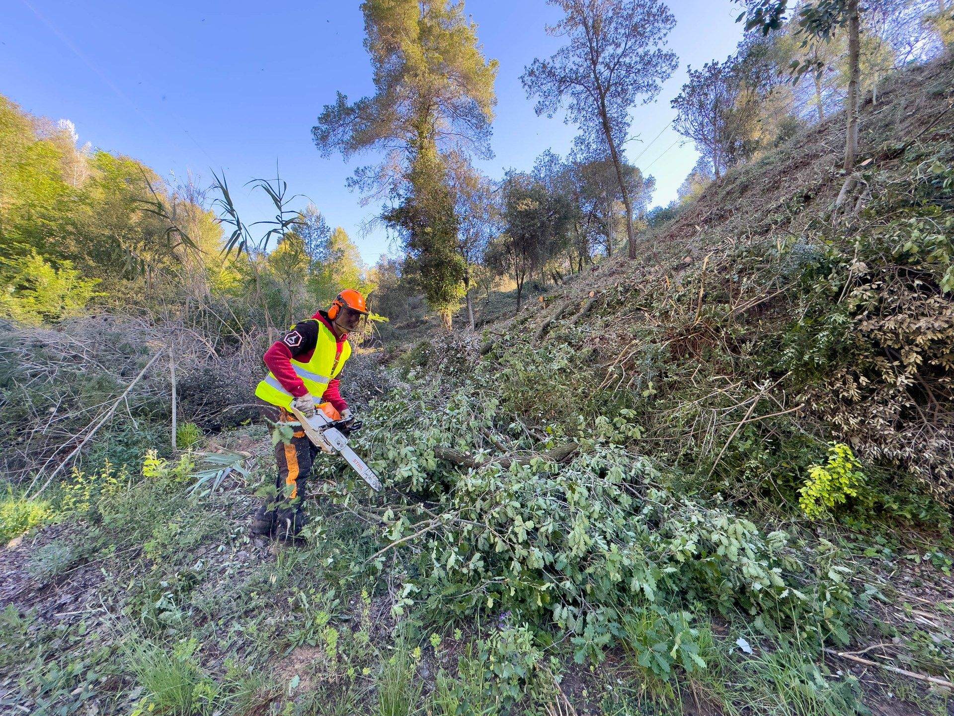 Comencen els treballs de manteniment per a la prevenció d'incendis a les urbanitzacions, a càrrec de l'Ajuntament de Rubí.  Foto: Ajuntament de Rubí - Localpres