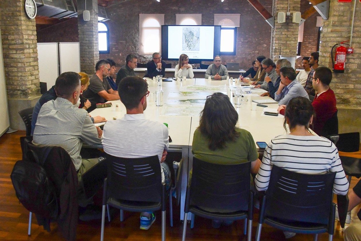 La comissió de seguiment del POUM es reuneix per abordar el document de l'avanç. FOTO: Ajuntament de Rubí