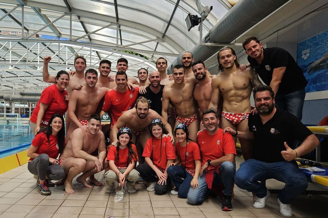 L'absolut masculí del CN Rubí continuarà a l'elit del waterpolo estatal. FOTO: Cedida