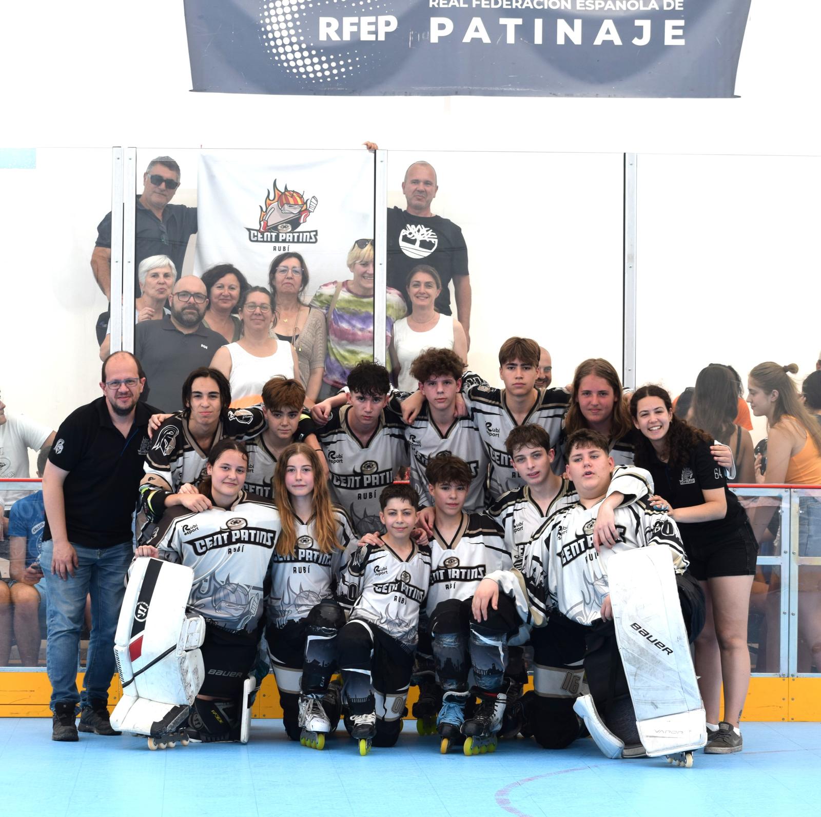 L'infantil de l'HCR Cent Patins s'emporta el bronze del campionat d'Espanya. FOTO: Cent Patins