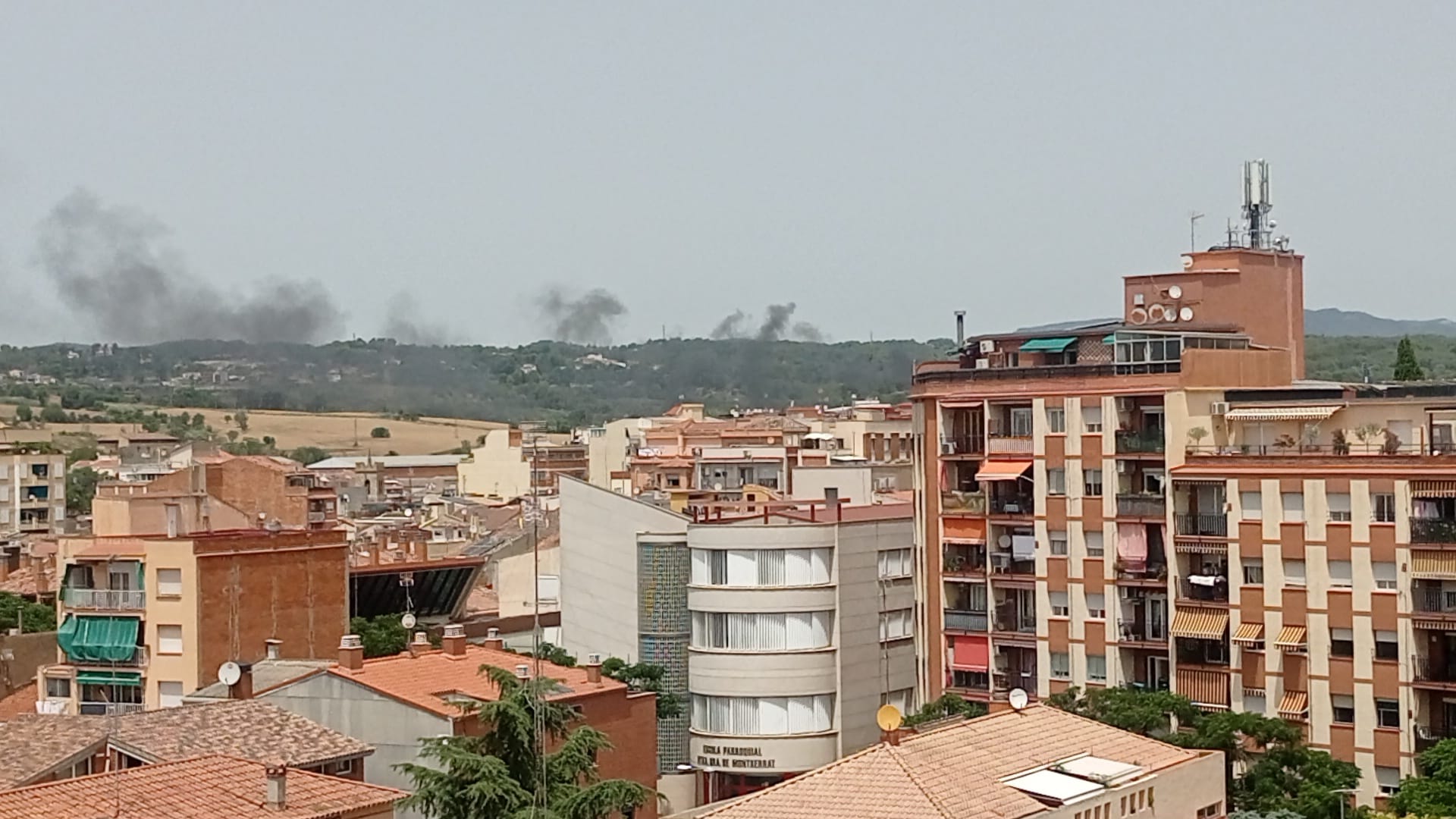 Vista del fum a Sant Muç. FOTO: Marta Casas Vista del fum a Sant Muç. FOTO: Marta Casas